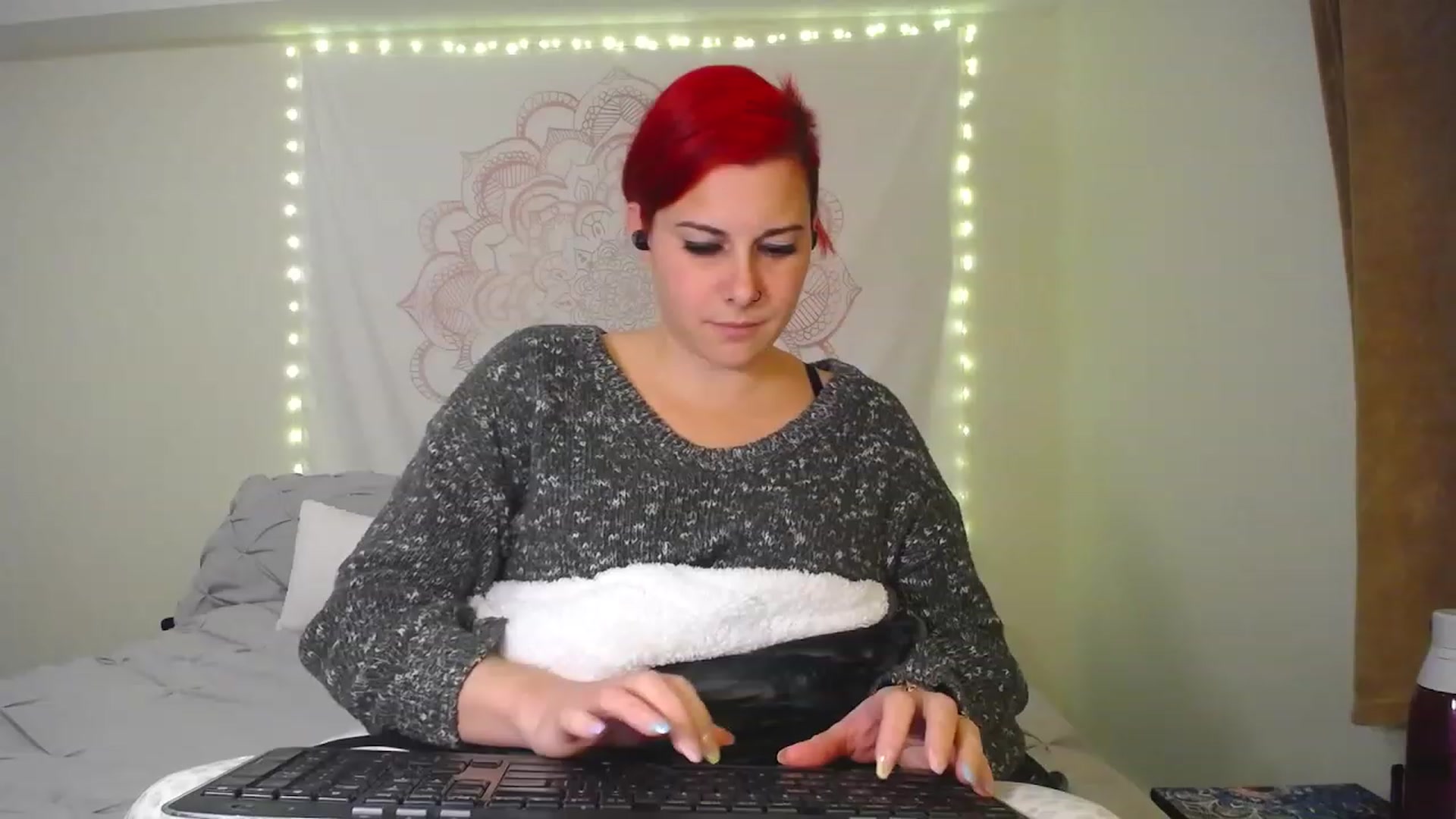 Gallery image thumbnail from FoxyDame's myfreecams stream on, 01/09/2023, 04:51 image 12 of 20