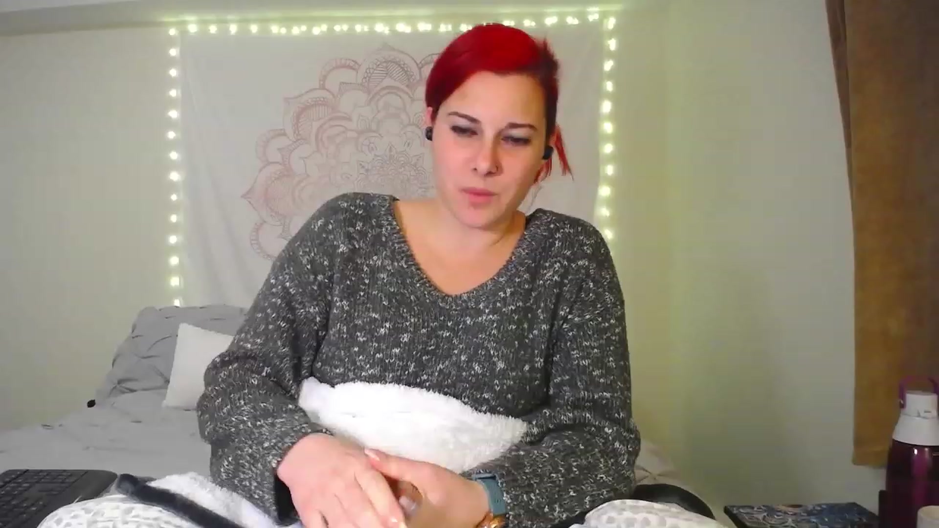 Gallery image thumbnail from FoxyDame's myfreecams stream on, 01/09/2023, 04:51 image 9 of 20