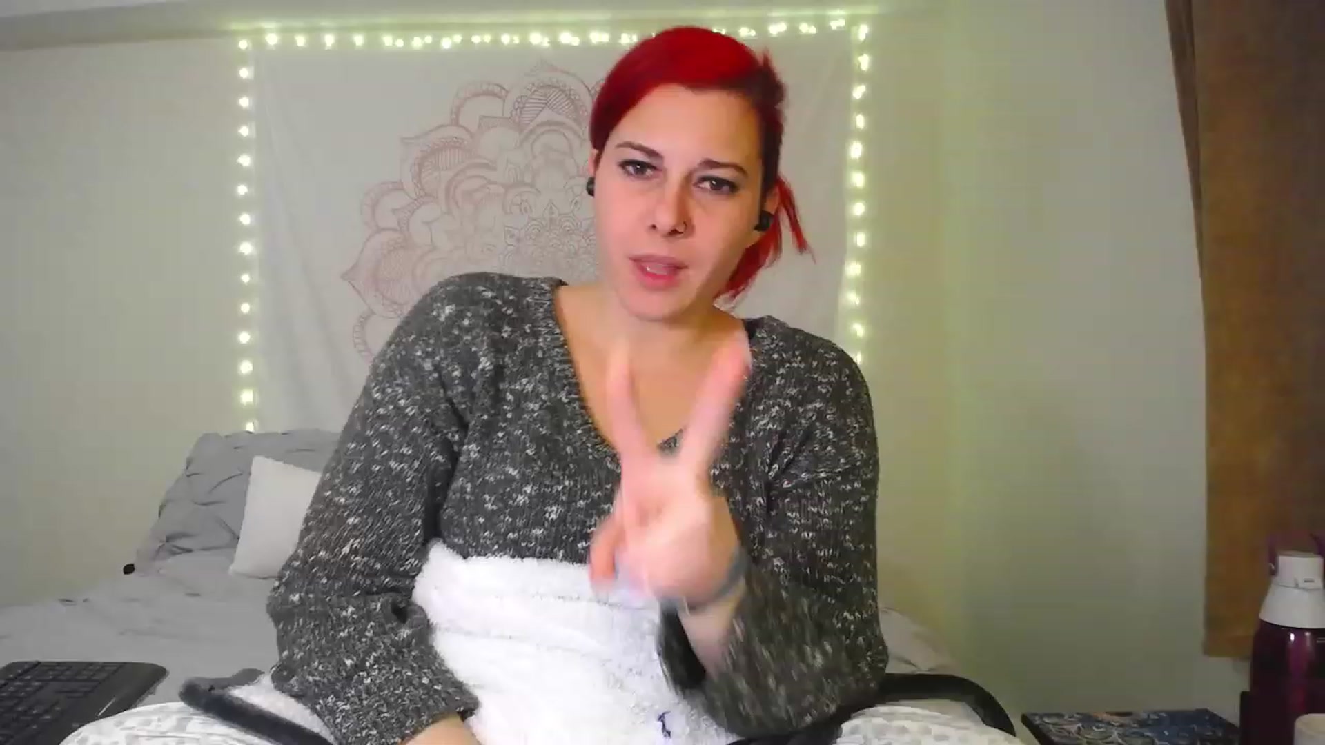 Gallery image thumbnail from FoxyDame's myfreecams stream on, 01/09/2023, 04:51 image 8 of 20