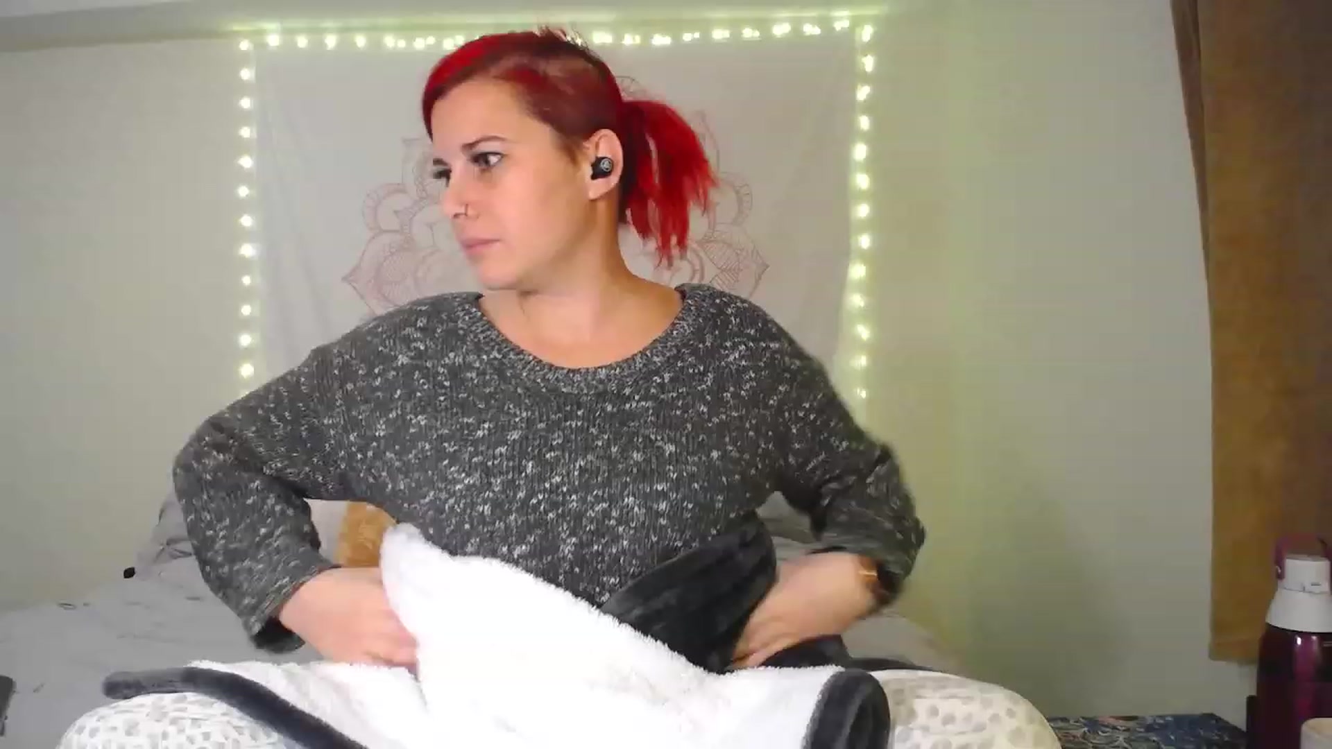 Gallery image thumbnail from FoxyDame's myfreecams stream on, 01/09/2023, 04:51 image 3 of 20