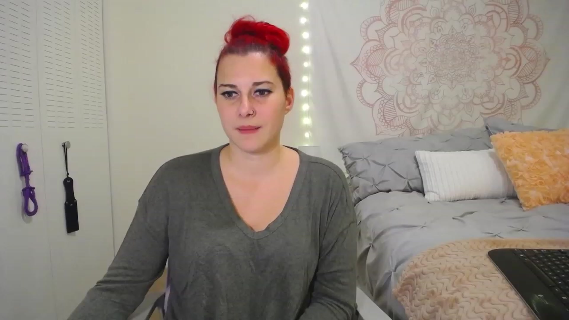 Gallery image thumbnail from FoxyDame's myfreecams stream on, 01/11/2023, 04:00 image 5 of 20