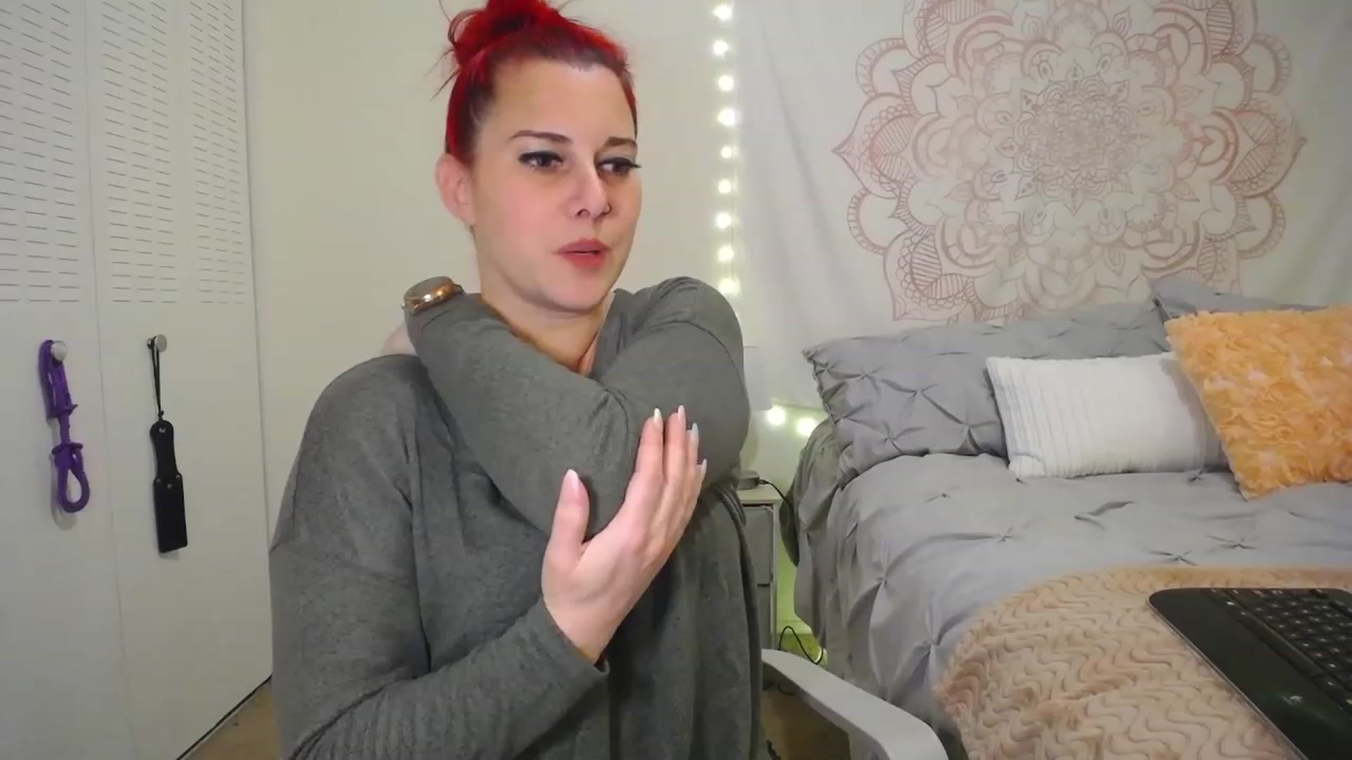 Gallery image thumbnail from FoxyDame's myfreecams stream on, 01/11/2023, 04:00 image 7 of 20