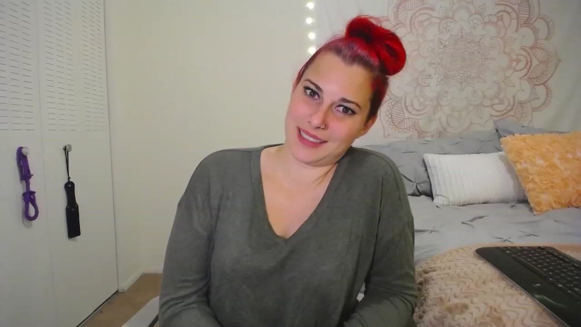 Gallery image thumbnail from FoxyDame's myfreecams stream on, 01/11/2023, 04:00 image 3 of 20