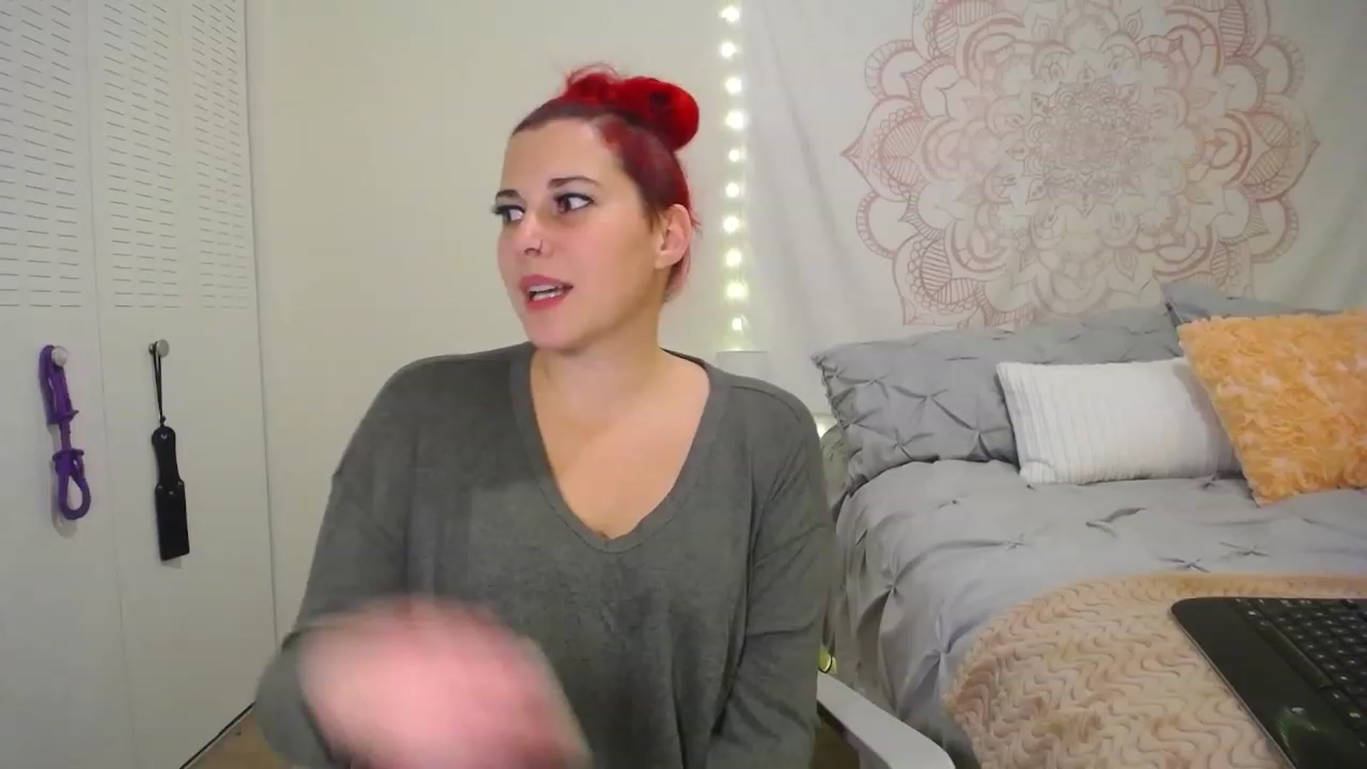 Gallery image thumbnail from FoxyDame's myfreecams stream on, 01/11/2023, 04:00 image 4 of 20