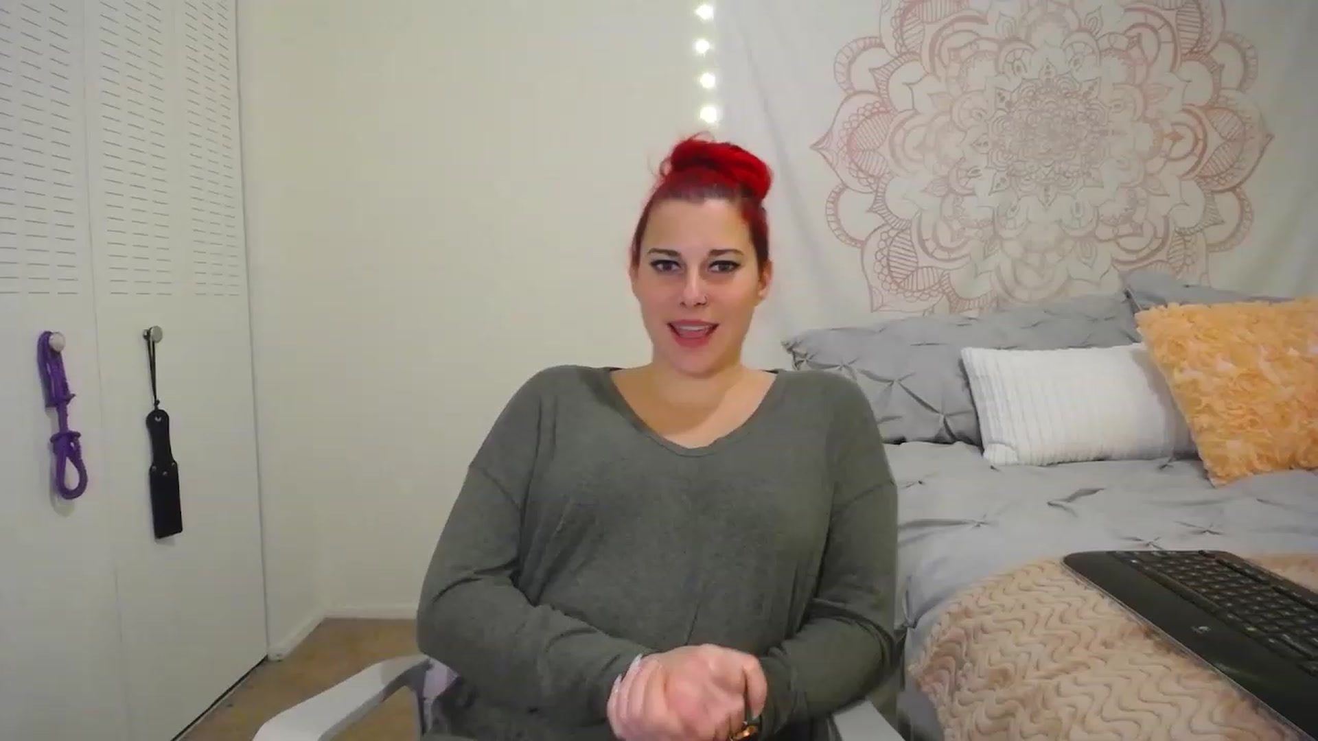 Gallery image thumbnail from FoxyDame's myfreecams stream on, 01/11/2023, 04:00 image 14 of 20