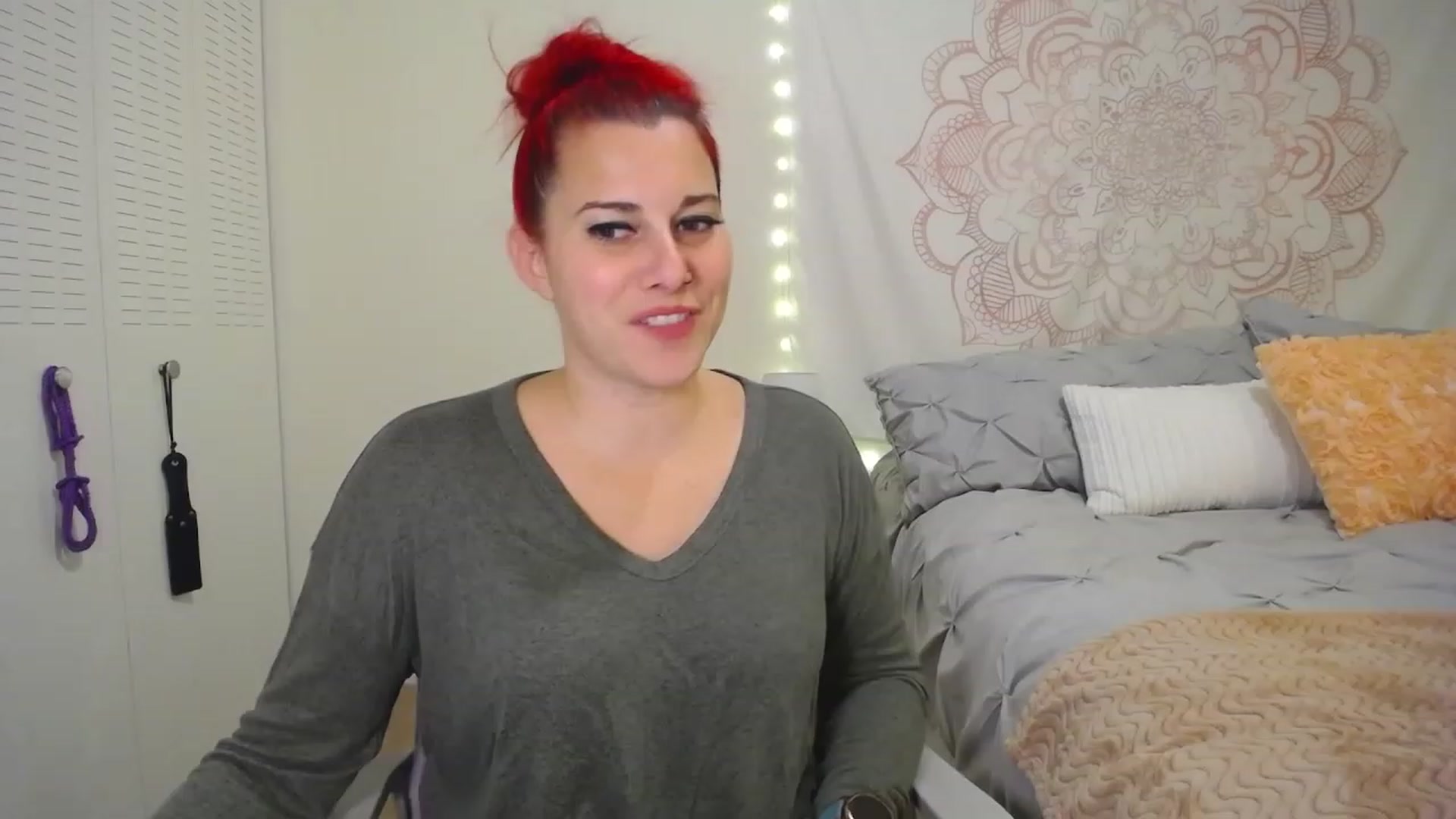 Gallery image thumbnail from FoxyDame's myfreecams stream on, 01/11/2023, 04:00 image 8 of 20