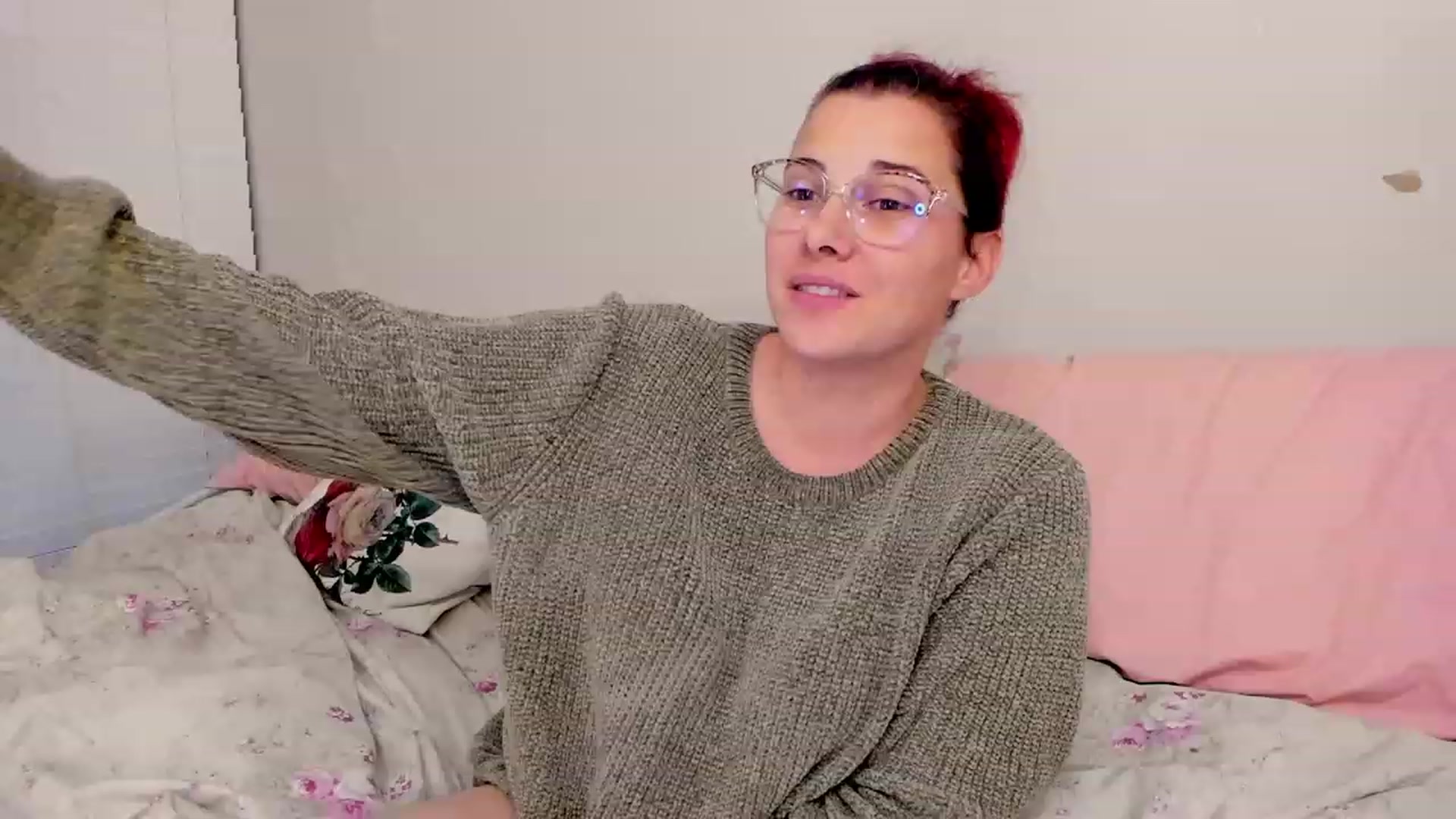 Gallery image thumbnail from FoxyDame's myfreecams stream on, 02/14/2023, 03:36 image 17 of 20