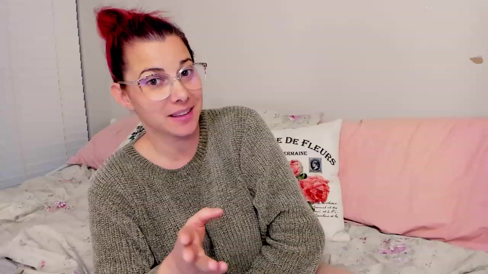 Gallery image thumbnail from FoxyDame's myfreecams stream on, 02/14/2023, 03:36 image 5 of 20