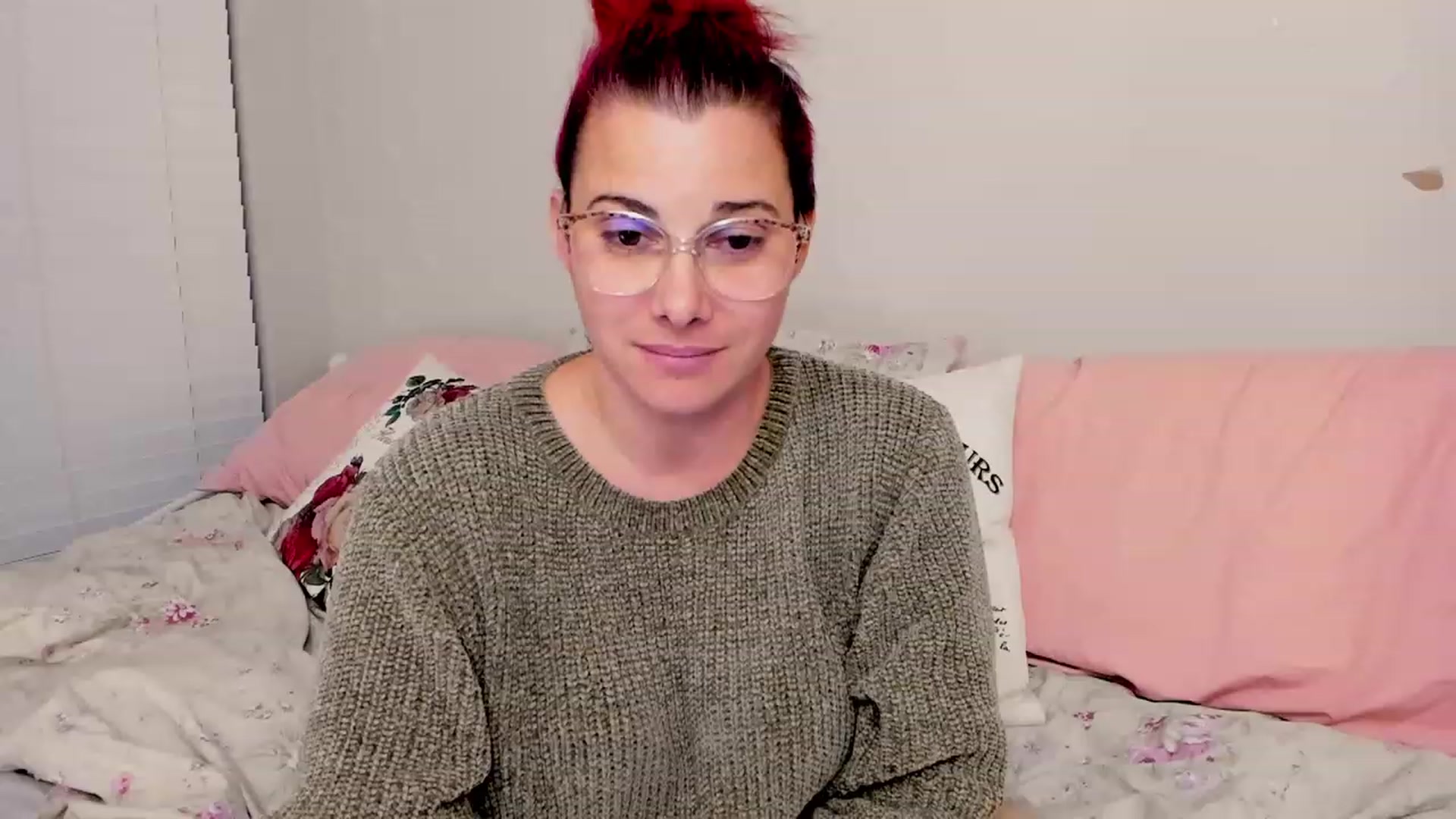 Gallery image thumbnail from FoxyDame's myfreecams stream on, 02/14/2023, 03:36 image 3 of 20