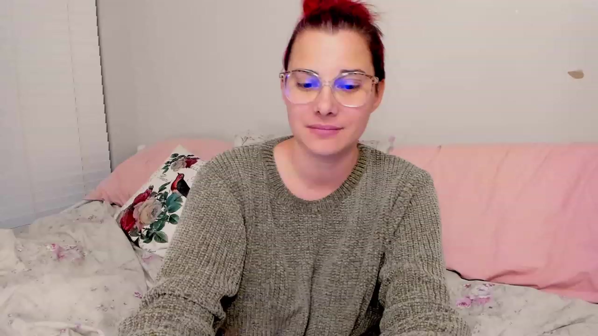 Gallery image thumbnail from FoxyDame's myfreecams stream on, 02/14/2023, 03:36 image 16 of 20