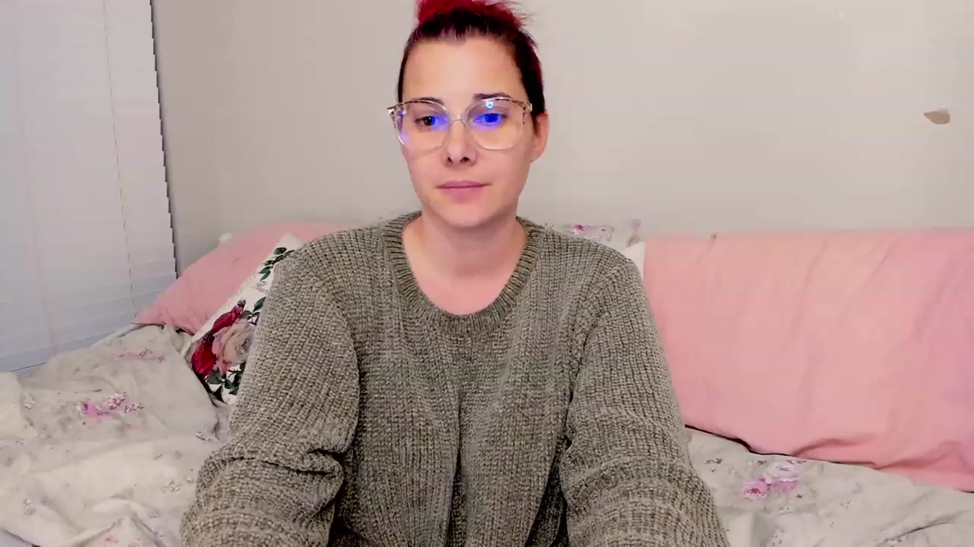Gallery image thumbnail from FoxyDame's myfreecams stream on, 02/14/2023, 03:36 image 12 of 20