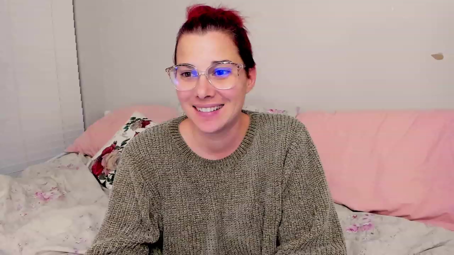 Gallery image thumbnail from FoxyDame's myfreecams stream on, 02/14/2023, 03:36 image 20 of 20