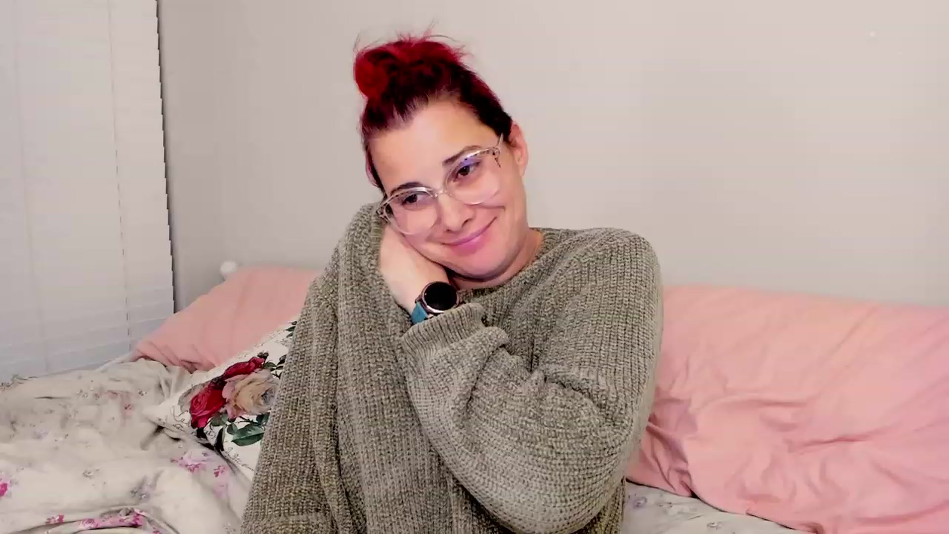 Gallery image thumbnail from FoxyDame's myfreecams stream on, 02/14/2023, 04:45 image 14 of 20