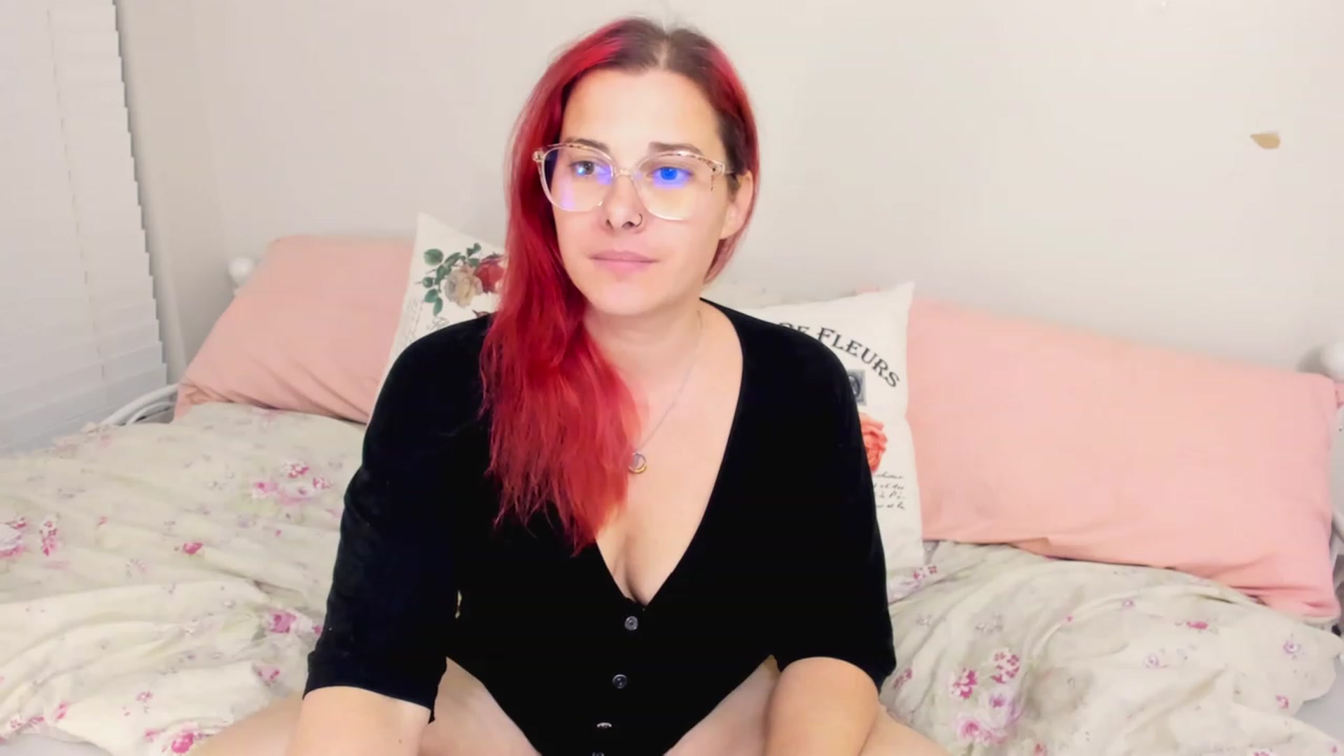 Gallery image thumbnail from FoxyDame's myfreecams stream on, 02/19/2023, 04:57 image 19 of 20