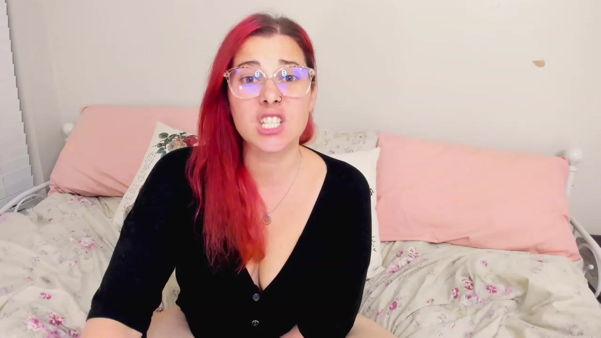 Gallery image thumbnail from FoxyDame's myfreecams stream on, 02/19/2023, 04:57 image 5 of 20