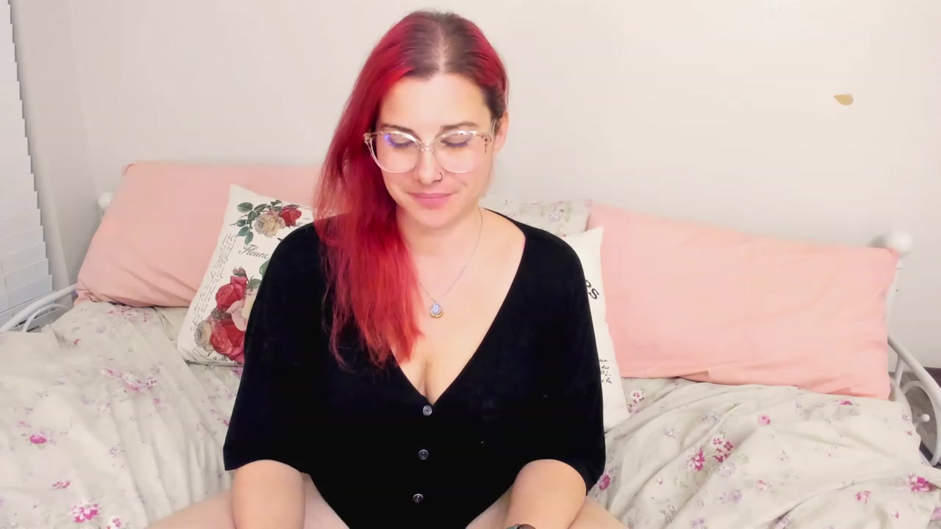 Gallery image thumbnail from FoxyDame's myfreecams stream on, 02/19/2023, 04:57 image 3 of 20