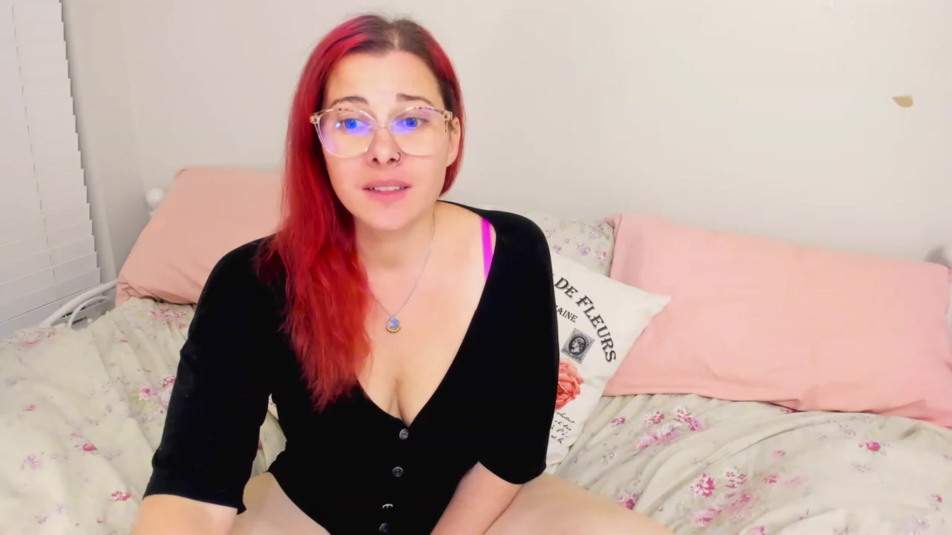 Gallery image thumbnail from FoxyDame's myfreecams stream on, 02/19/2023, 04:57 image 13 of 20