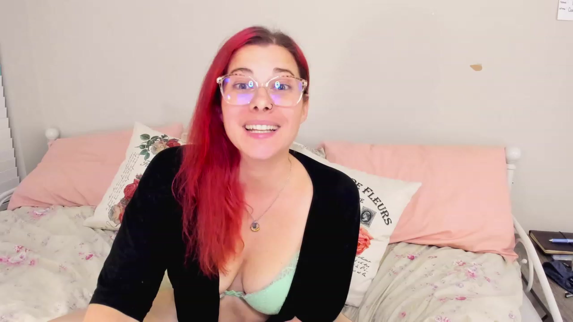 Gallery image thumbnail from FoxyDame's myfreecams stream on, 02/19/2023, 07:12 image 4 of 20