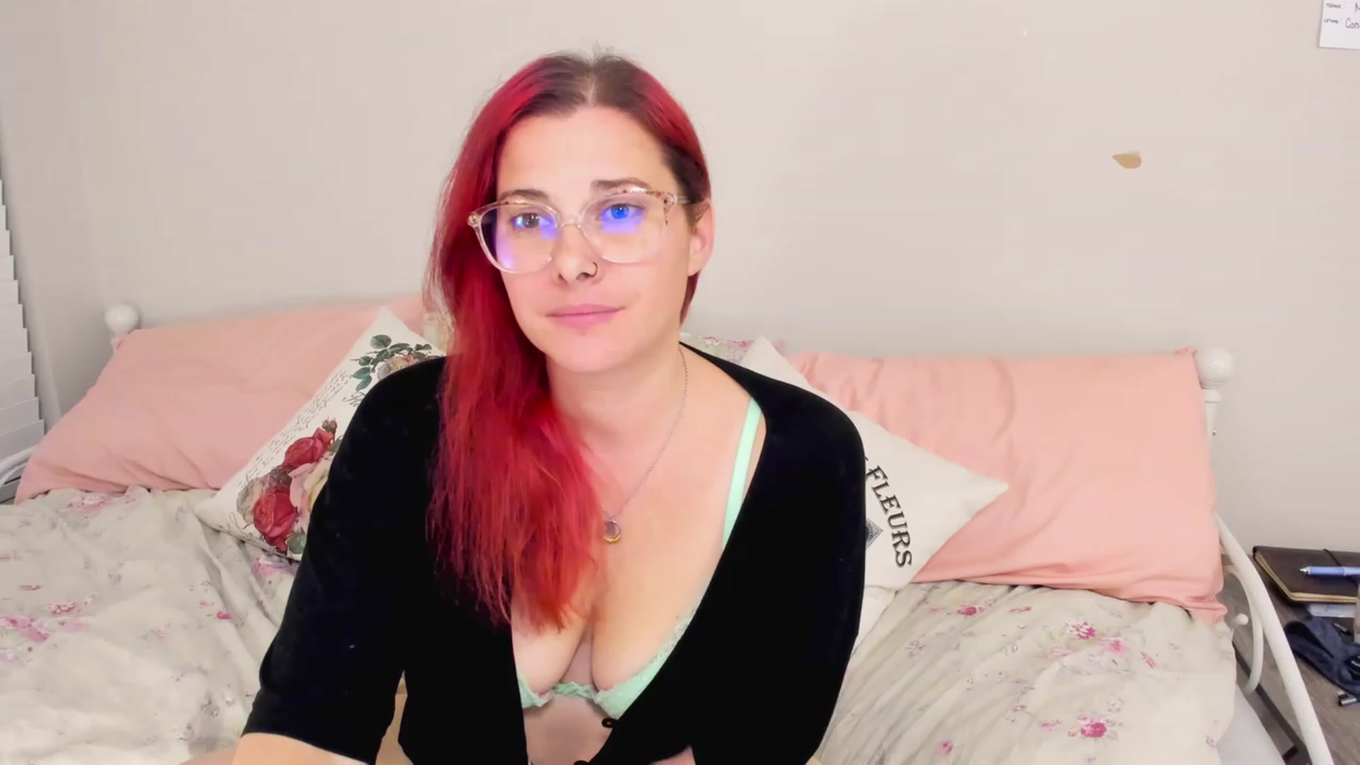 Gallery image thumbnail from FoxyDame's myfreecams stream on, 02/19/2023, 07:12 image 7 of 20
