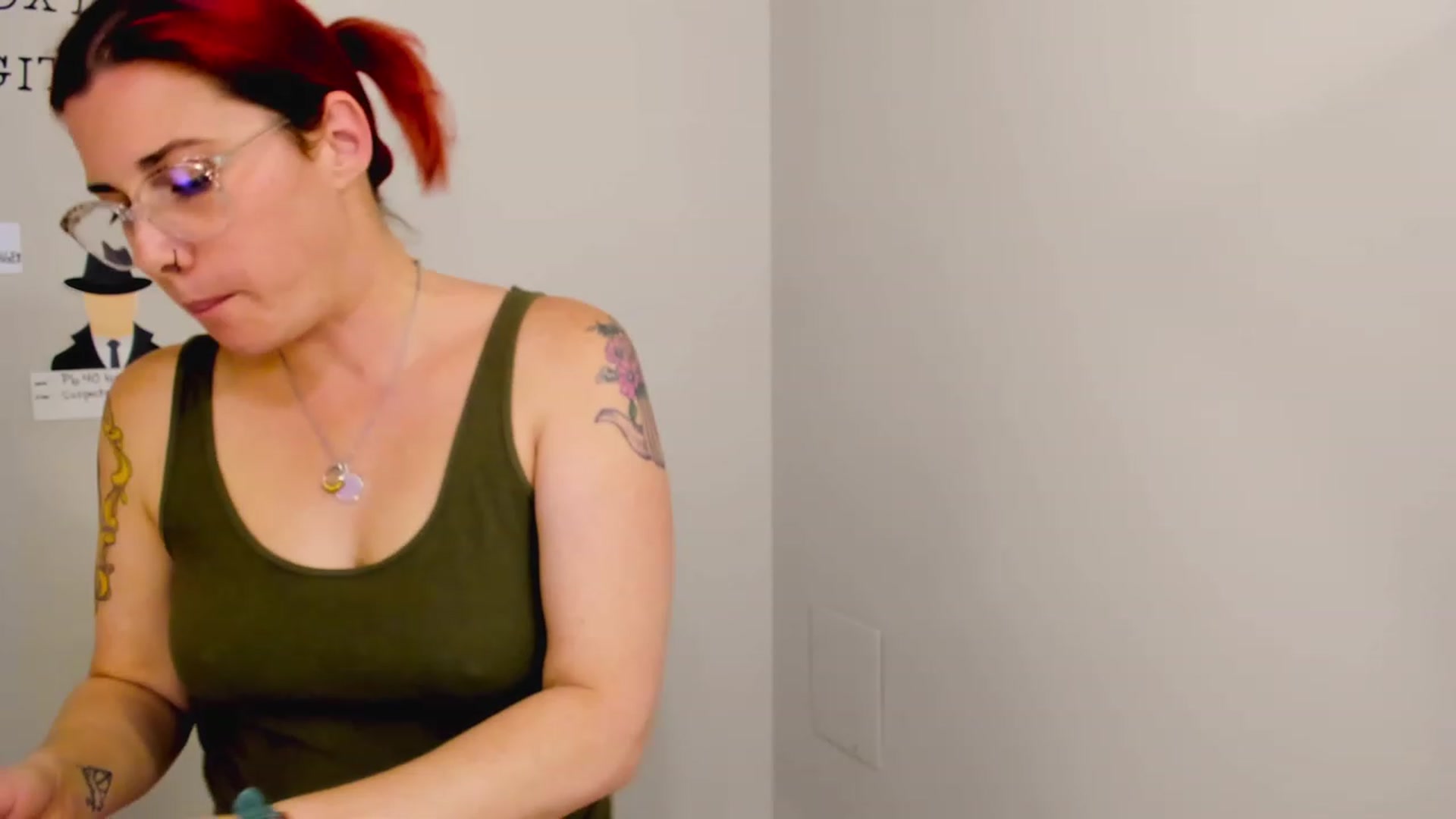 Gallery image thumbnail from FoxyDame's myfreecams stream on, 02/23/2023, 07:12 image 12 of 20
