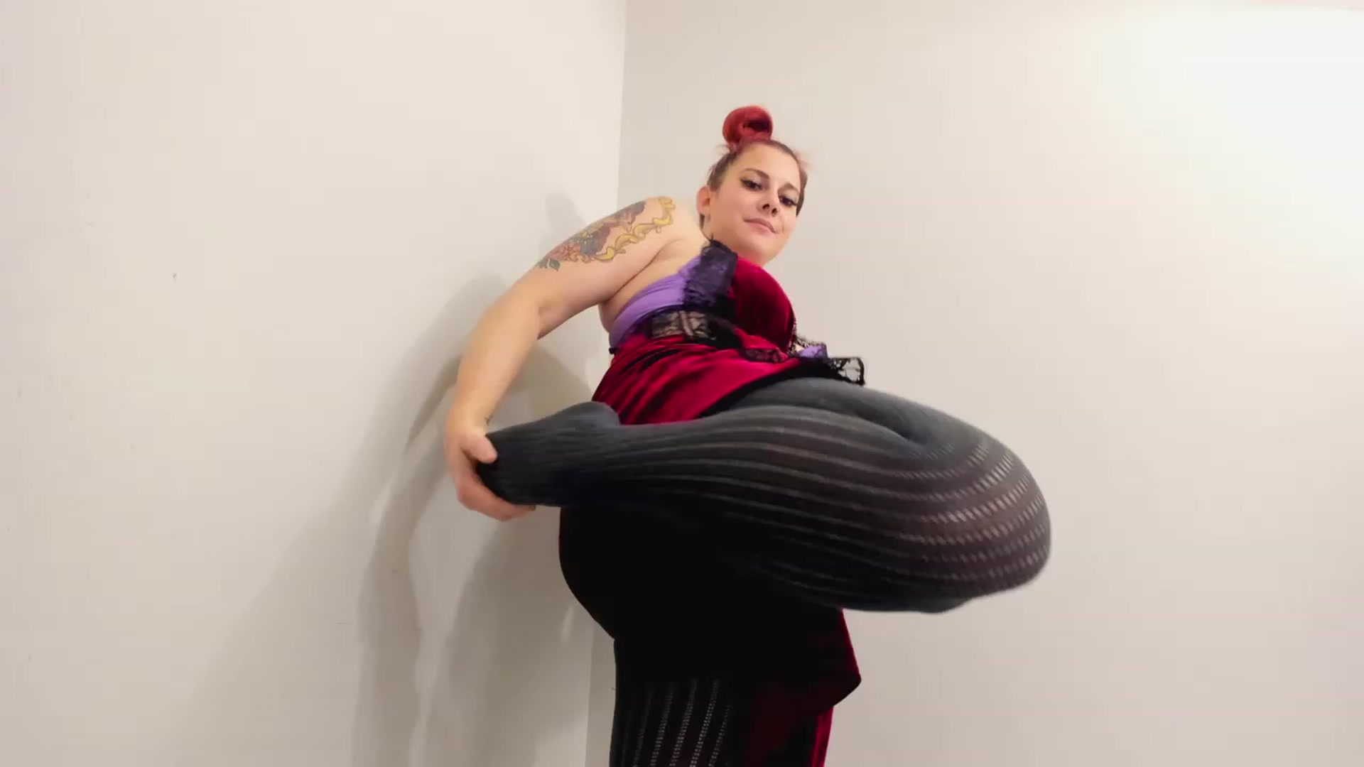 Gallery image thumbnail from FoxyDame's myfreecams stream on, 02/24/2023, 04:08 image 15 of 20