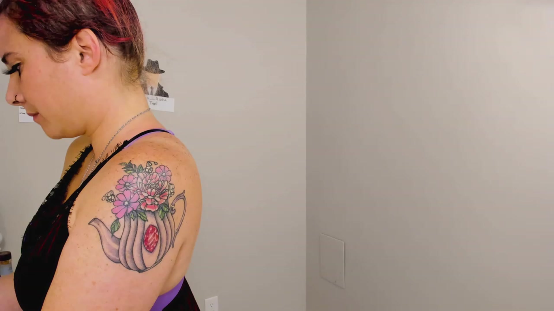 Gallery image thumbnail from FoxyDame's myfreecams stream on, 02/24/2023, 04:08 image 4 of 20