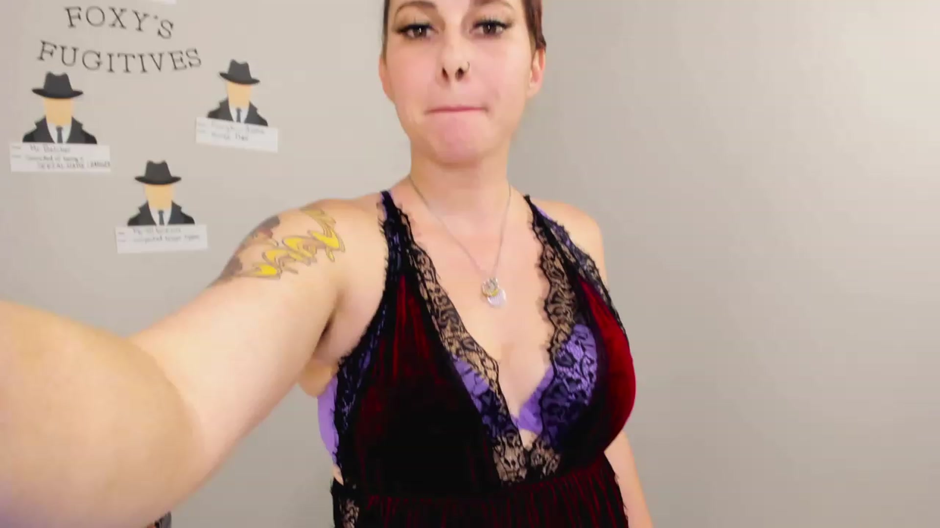 Gallery image thumbnail from FoxyDame's myfreecams stream on, 02/24/2023, 04:08 image 6 of 20