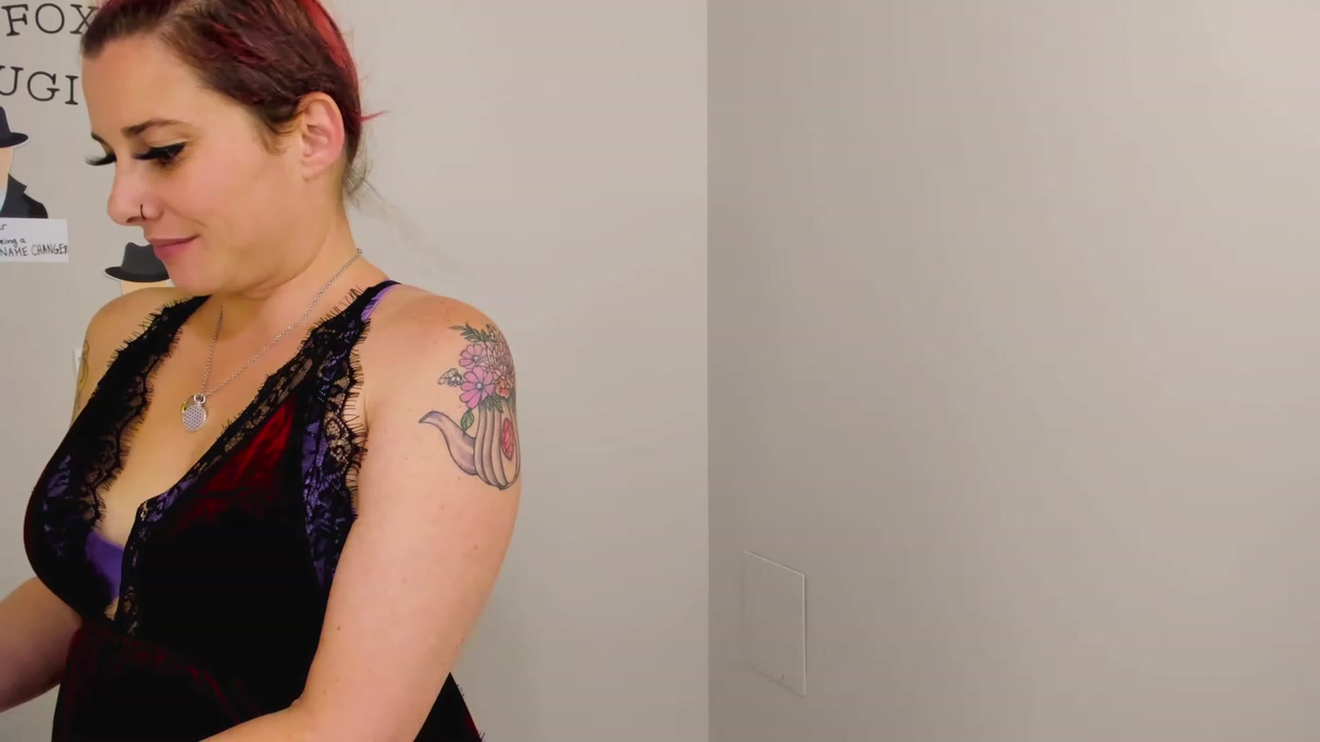 Gallery image thumbnail from FoxyDame's myfreecams stream on, 02/24/2023, 05:14 image 10 of 20