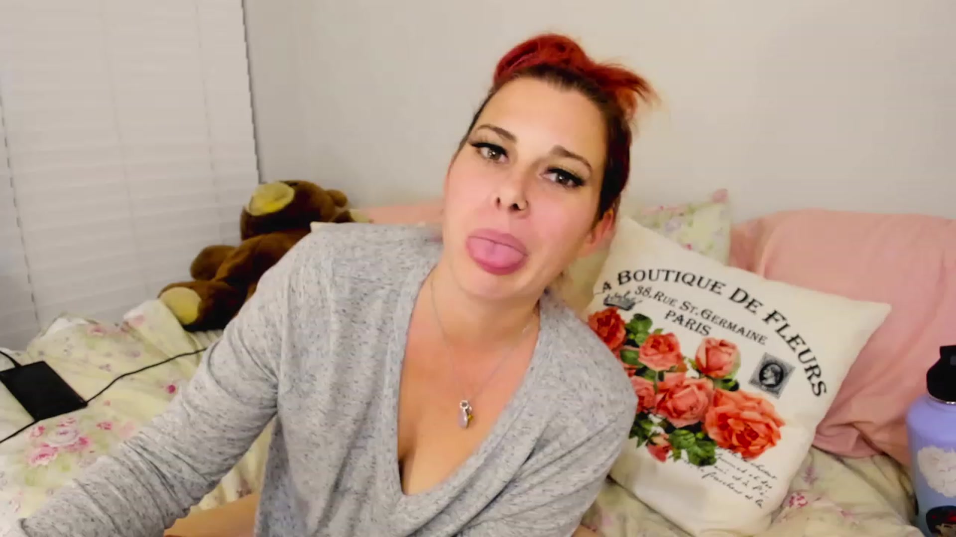 Gallery image thumbnail from FoxyDame's myfreecams stream on, 02/25/2023, 09:14 image 9 of 20