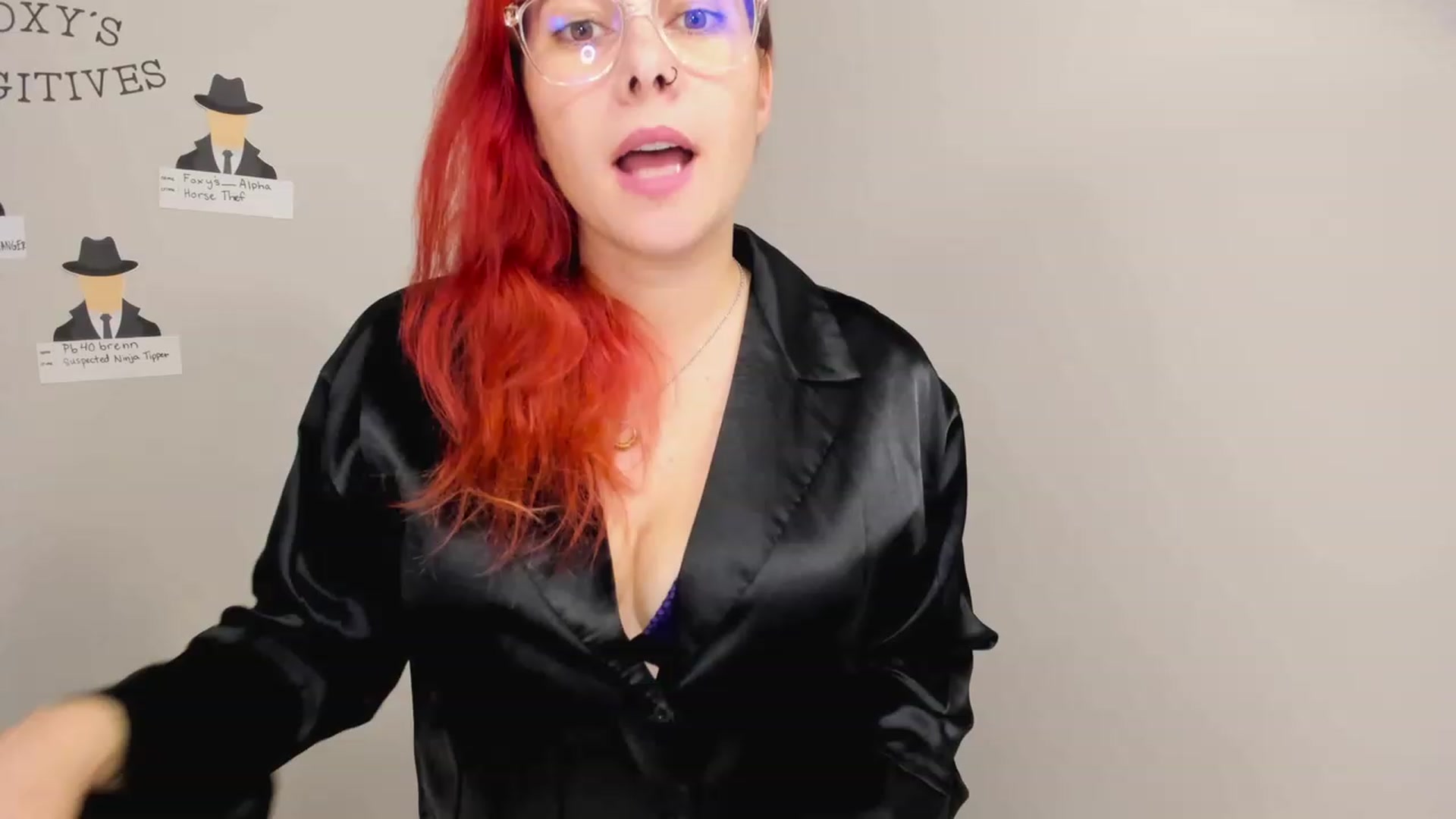 Gallery image thumbnail from FoxyDame's myfreecams stream on, 03/01/2023, 03:27 image 3 of 20