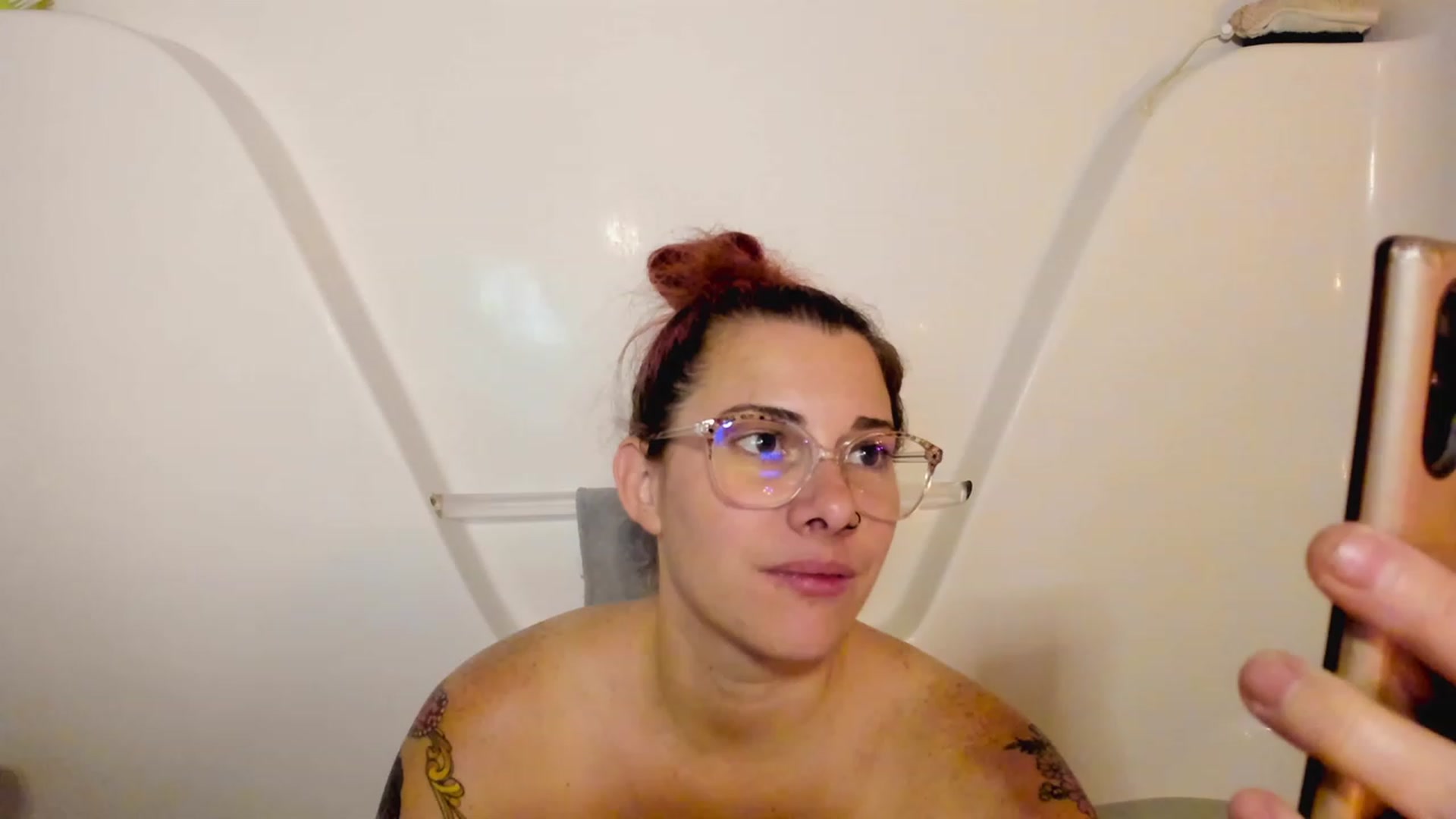 Gallery image thumbnail from FoxyDame's myfreecams stream on, 03/07/2023, 07:41 image 3 of 20