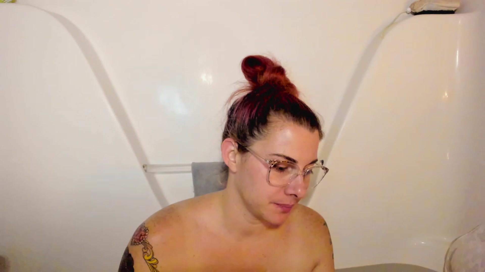 Gallery image thumbnail from FoxyDame's myfreecams stream on, 03/07/2023, 07:41 image 2 of 20