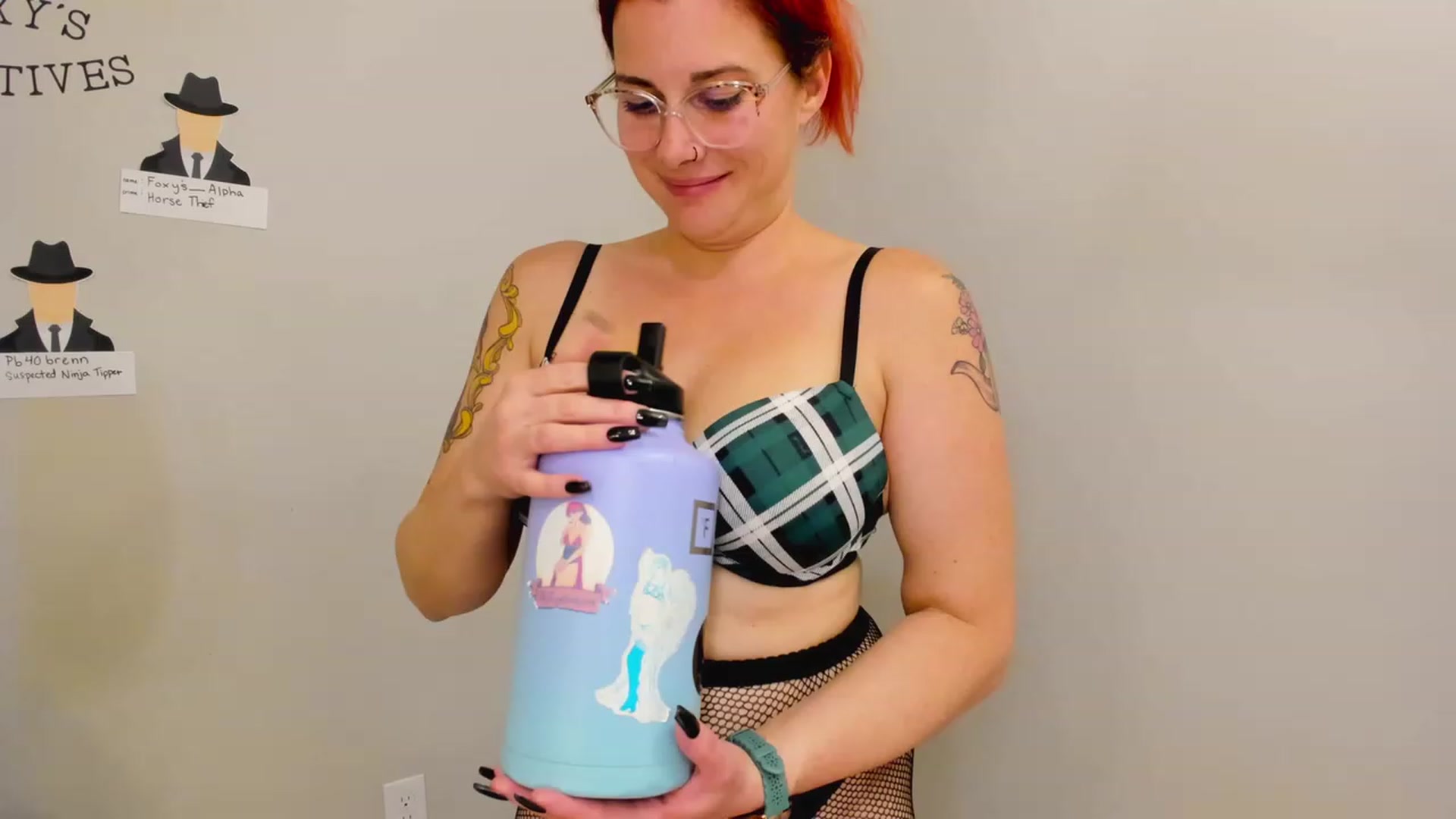 Gallery image thumbnail from FoxyDame's myfreecams stream on, 03/10/2023, 07:32 image 9 of 20