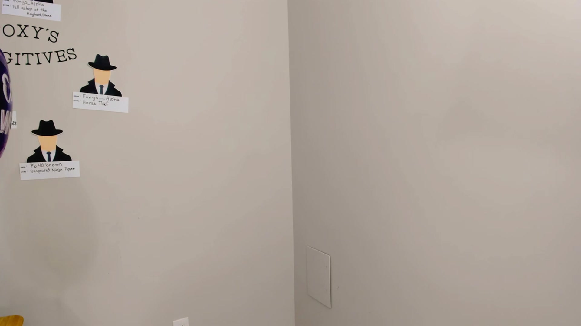 Gallery image thumbnail from FoxyDame's myfreecams stream on, 03/10/2023, 07:32 image 17 of 20