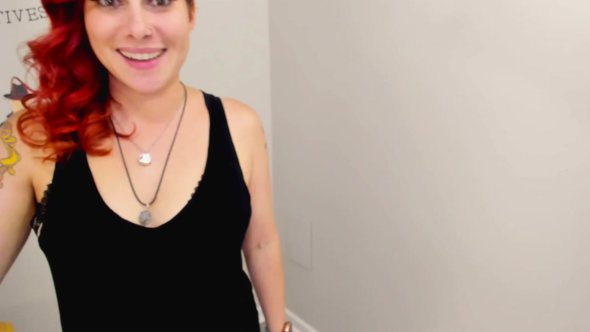 Gallery image thumbnail from FoxyDame's myfreecams stream on, 03/11/2023, 08:29 image 16 of 20