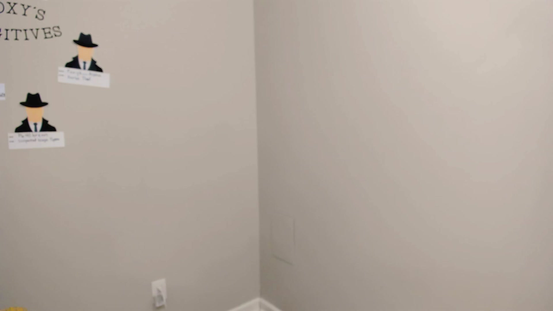Gallery image thumbnail from FoxyDame's myfreecams stream on, 03/16/2023, 04:35 image 1 of 20