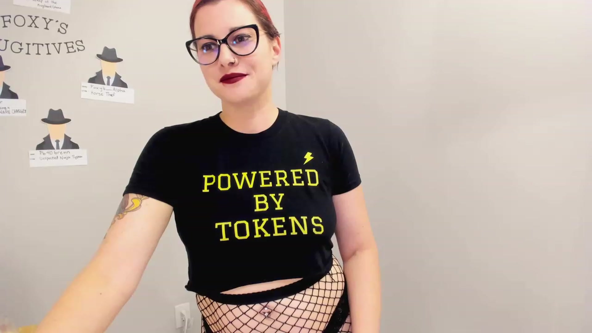 Gallery image thumbnail from FoxyDame's myfreecams stream on, 03/22/2023, 05:01 image 16 of 20
