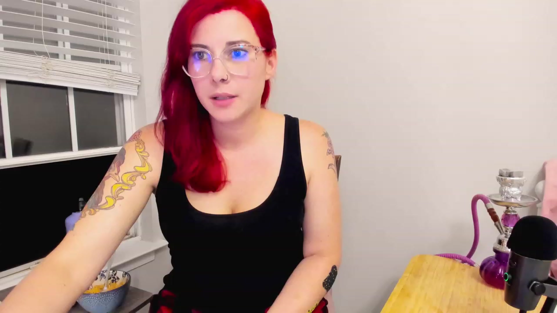 Gallery image thumbnail from FoxyDame's myfreecams stream on, 04/09/2023, 03:29 image 5 of 20