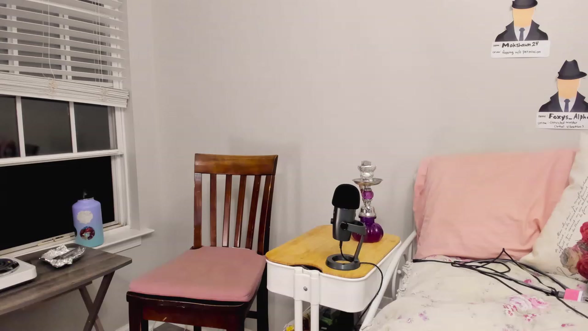 Gallery image thumbnail from FoxyDame's myfreecams stream on, 04/09/2023, 03:29 image 6 of 20