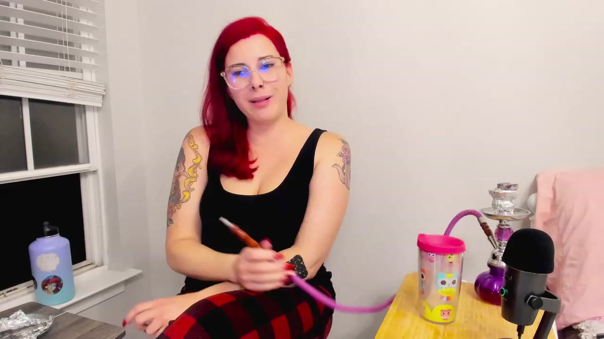 Gallery image thumbnail from FoxyDame's myfreecams stream on, 04/09/2023, 03:29 image 8 of 20