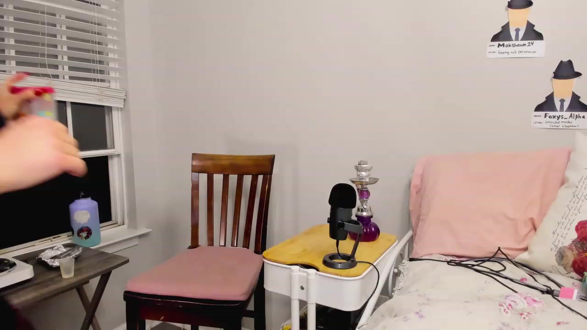 Gallery image thumbnail from FoxyDame's myfreecams stream on, 04/09/2023, 03:29 image 7 of 20