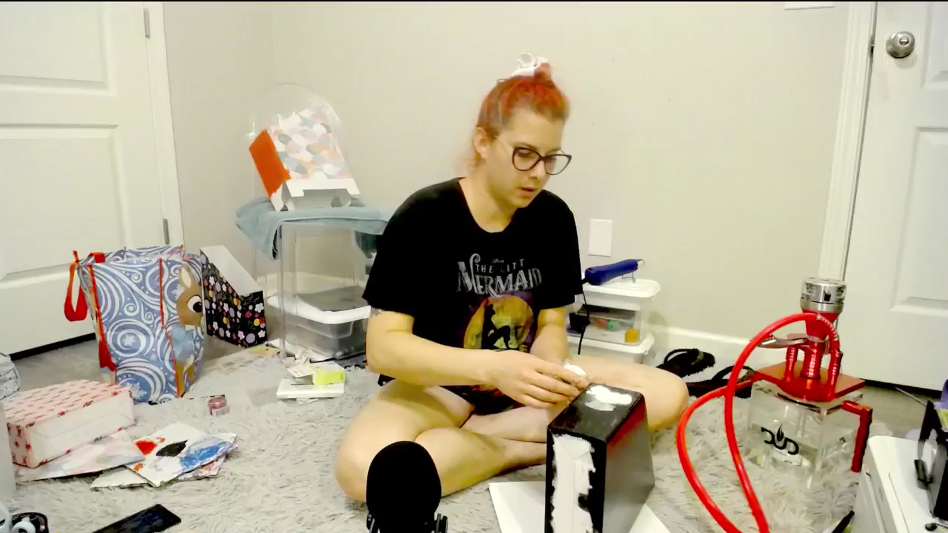 Gallery image thumbnail from FoxyDame's myfreecams stream on, 04/30/2024, 01:57 image 6 of 20