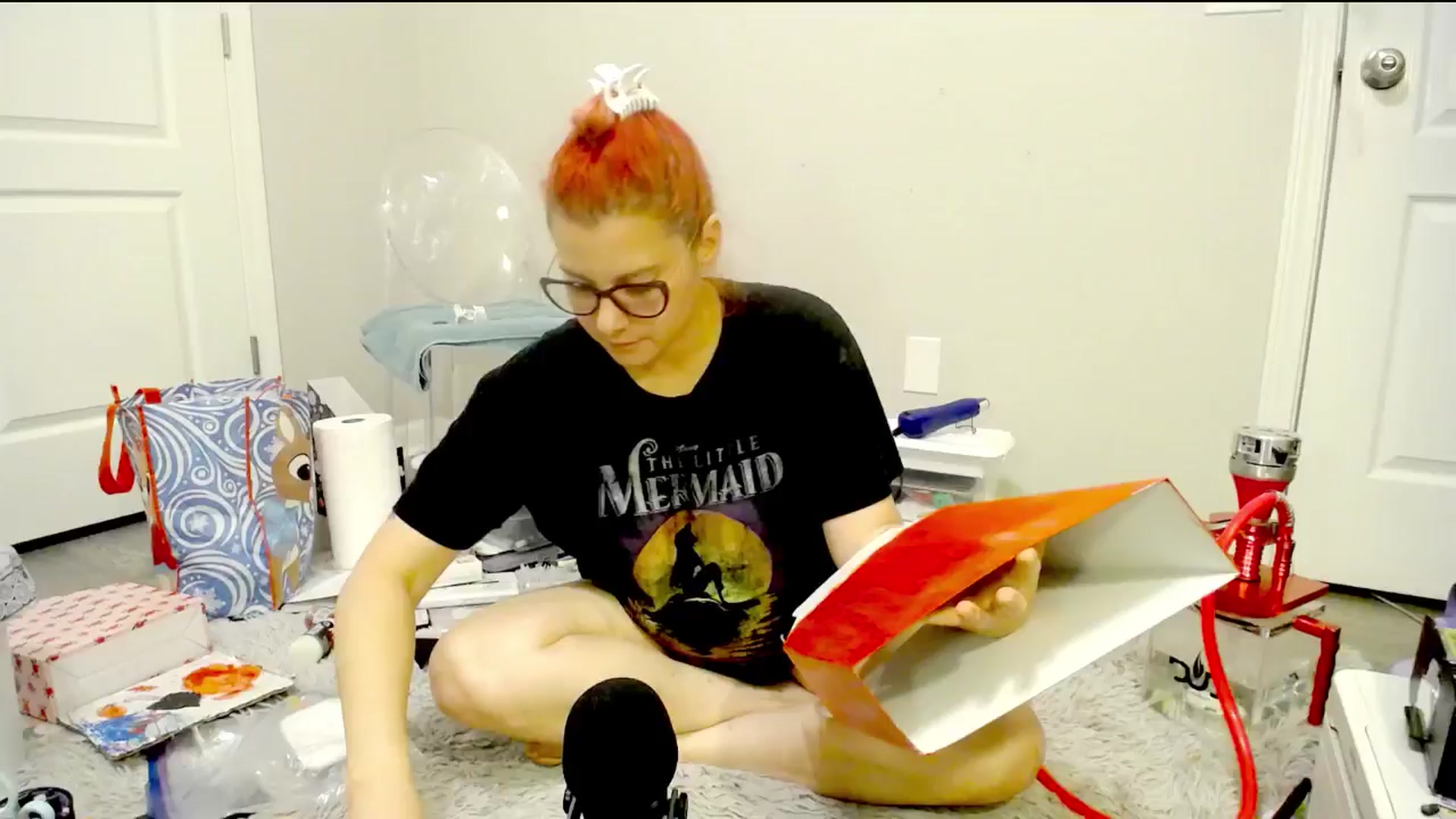 Gallery image thumbnail from FoxyDame's myfreecams stream on, 04/30/2024, 01:57 image 17 of 20