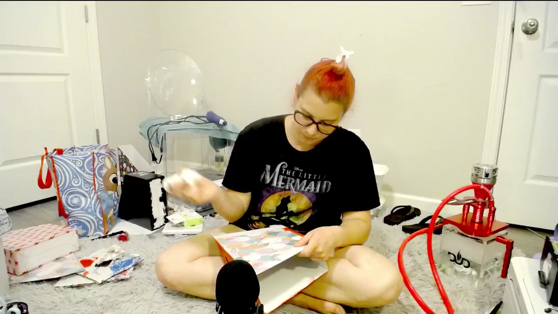 Gallery image thumbnail from FoxyDame's myfreecams stream on, 04/30/2024, 01:57 image 3 of 20