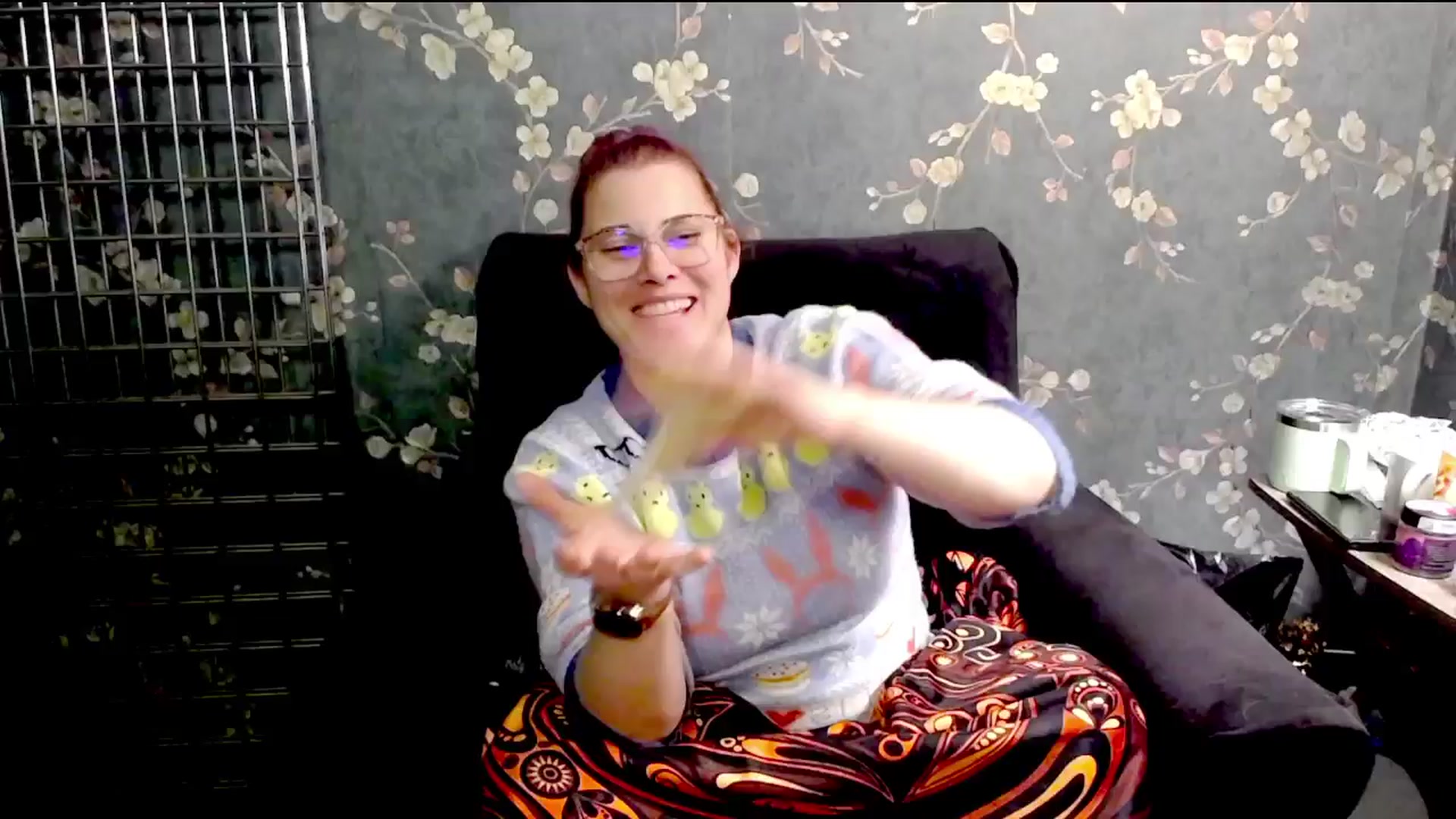 Gallery image thumbnail from FoxyDame's myfreecams stream on, 01/16/2025, 04:43 image 6 of 20