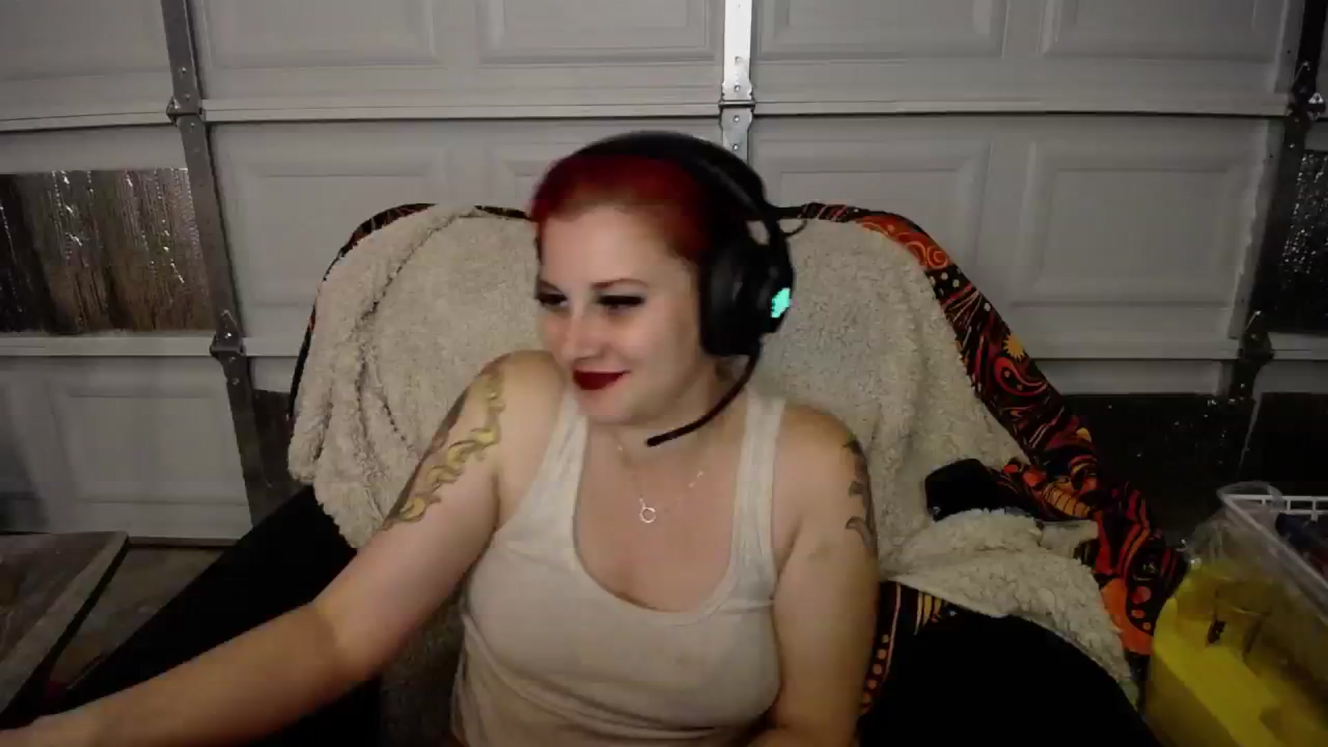 Gallery image thumbnail from FoxyDame's myfreecams stream on, 04/19/2025, 03:53 image 7 of 20