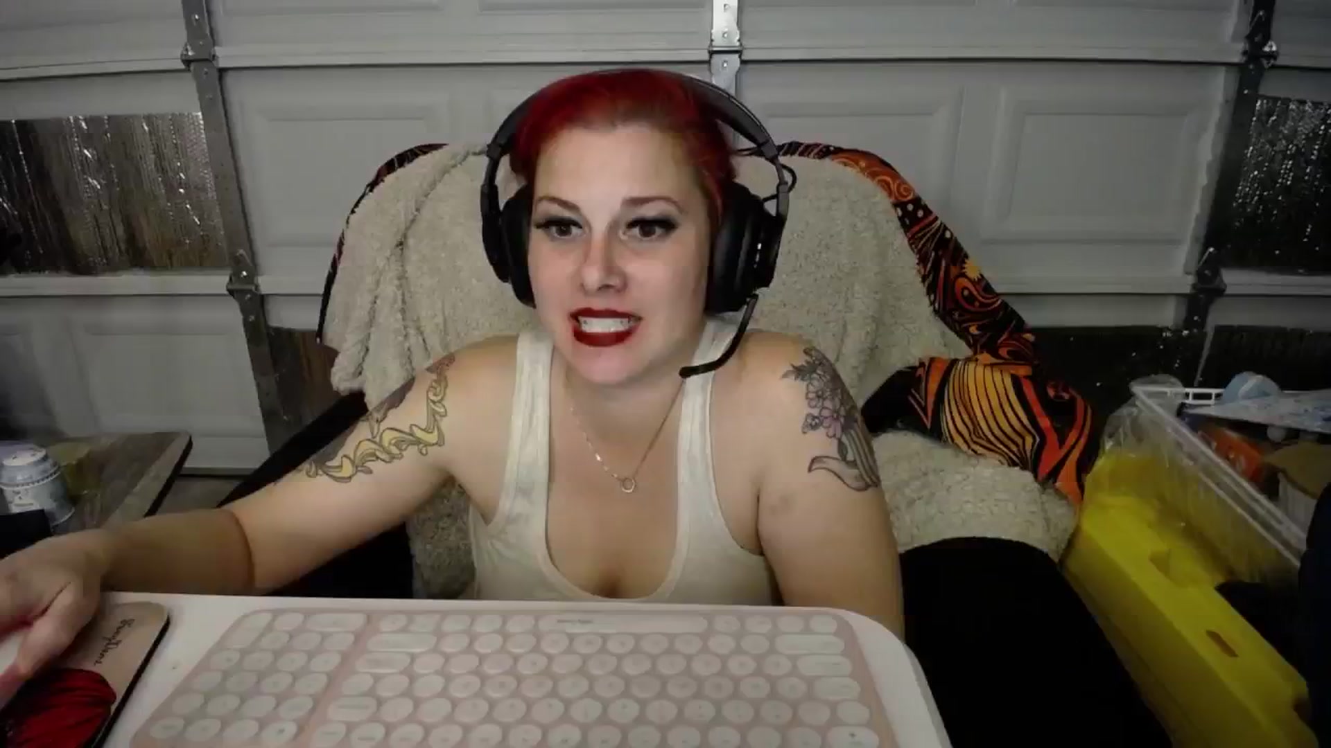Gallery image thumbnail from FoxyDame's myfreecams stream on, 04/19/2025, 03:53 image 1 of 20