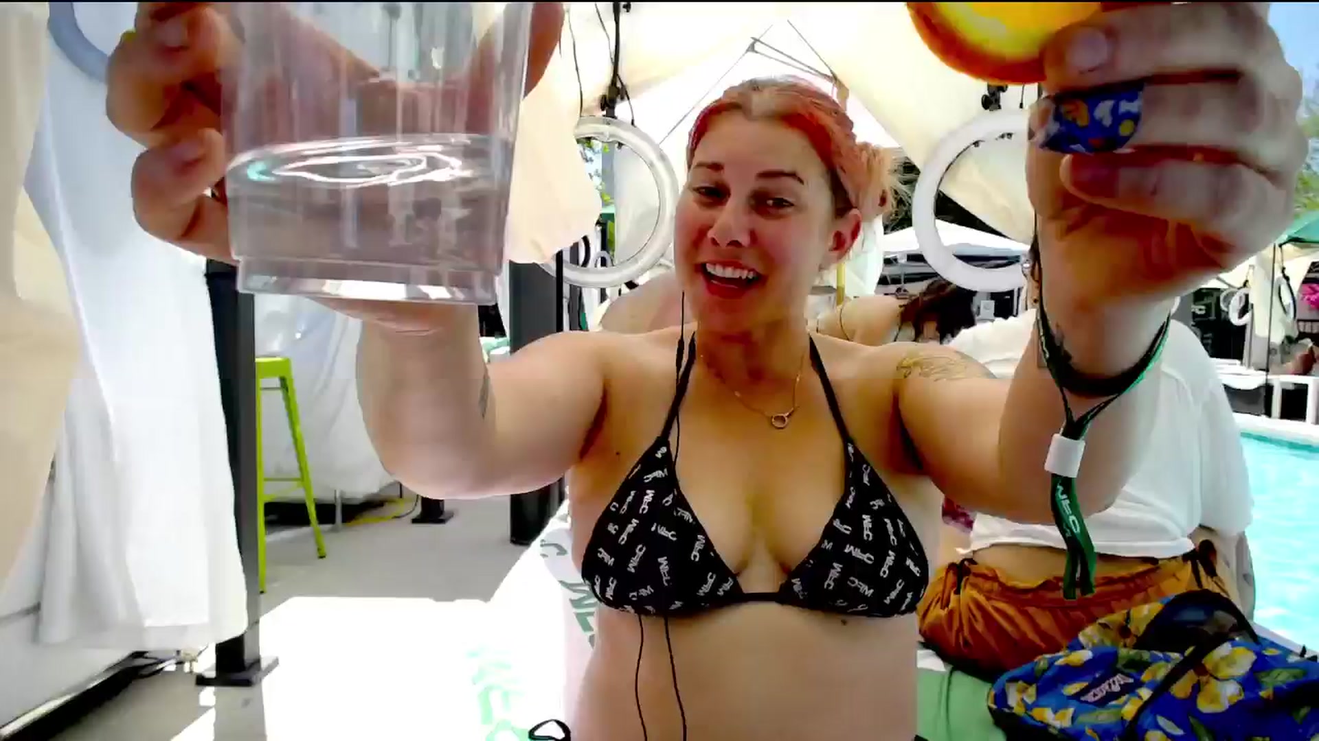 Gallery image thumbnail from FoxyDame's myfreecams stream on, 05/21/2025, 21:16 image 17 of 20