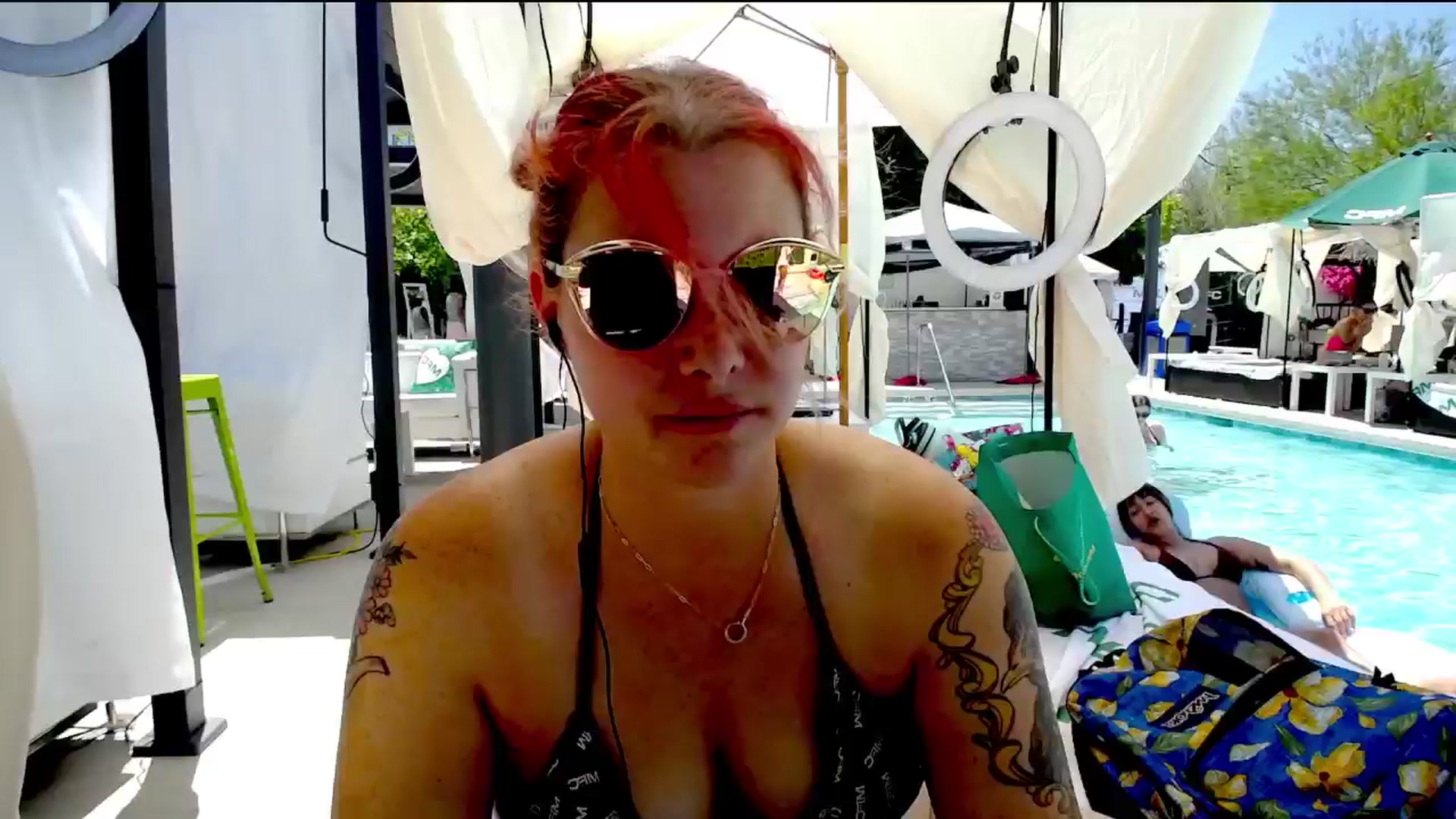 Gallery image thumbnail from FoxyDame's myfreecams stream on, 05/21/2025, 21:16 image 9 of 20