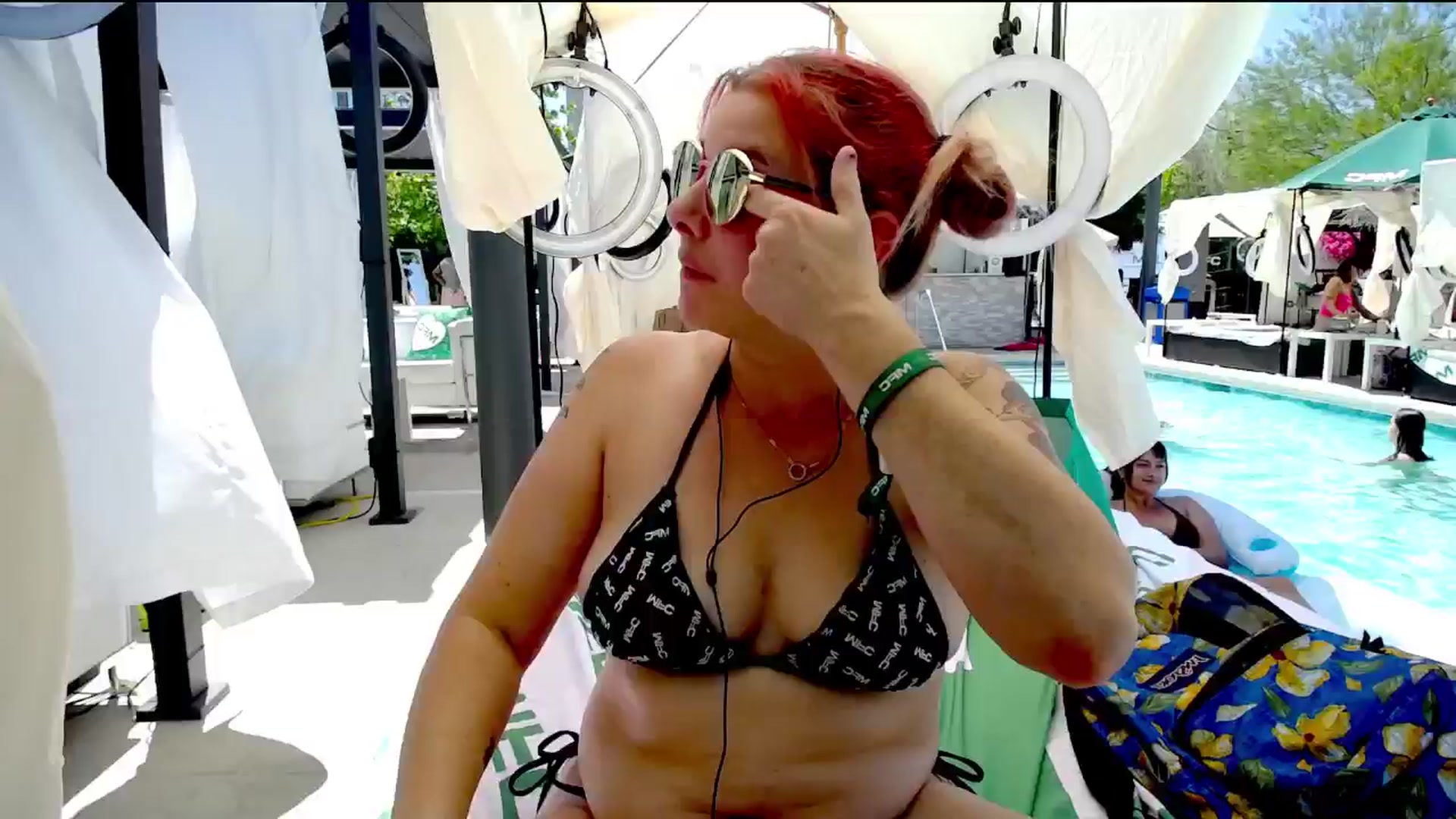 Gallery image thumbnail from FoxyDame's myfreecams stream on, 05/21/2025, 21:16 image 10 of 20